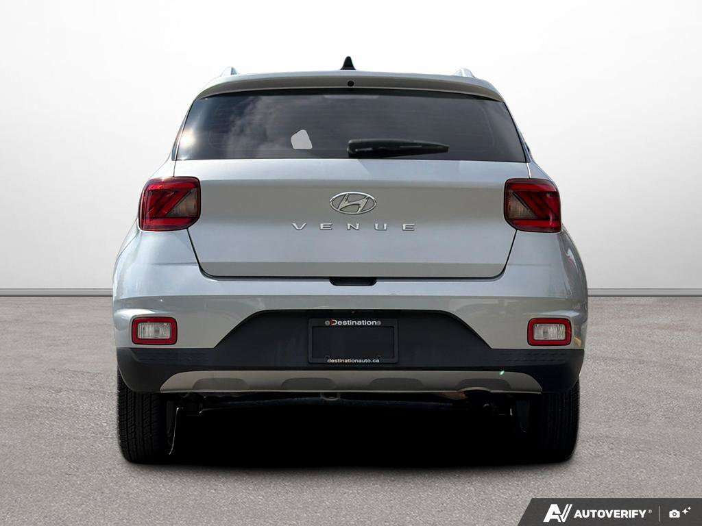 2021 Hyundai Venue Preferred Silver — снимка 1