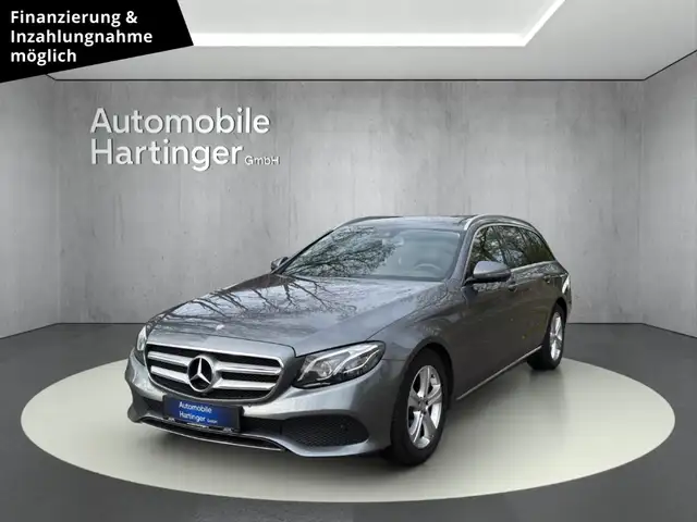 Mercedes-Benz E 200 T-Modell Niveau Navi El. Heckklappe Mehrzonenklima