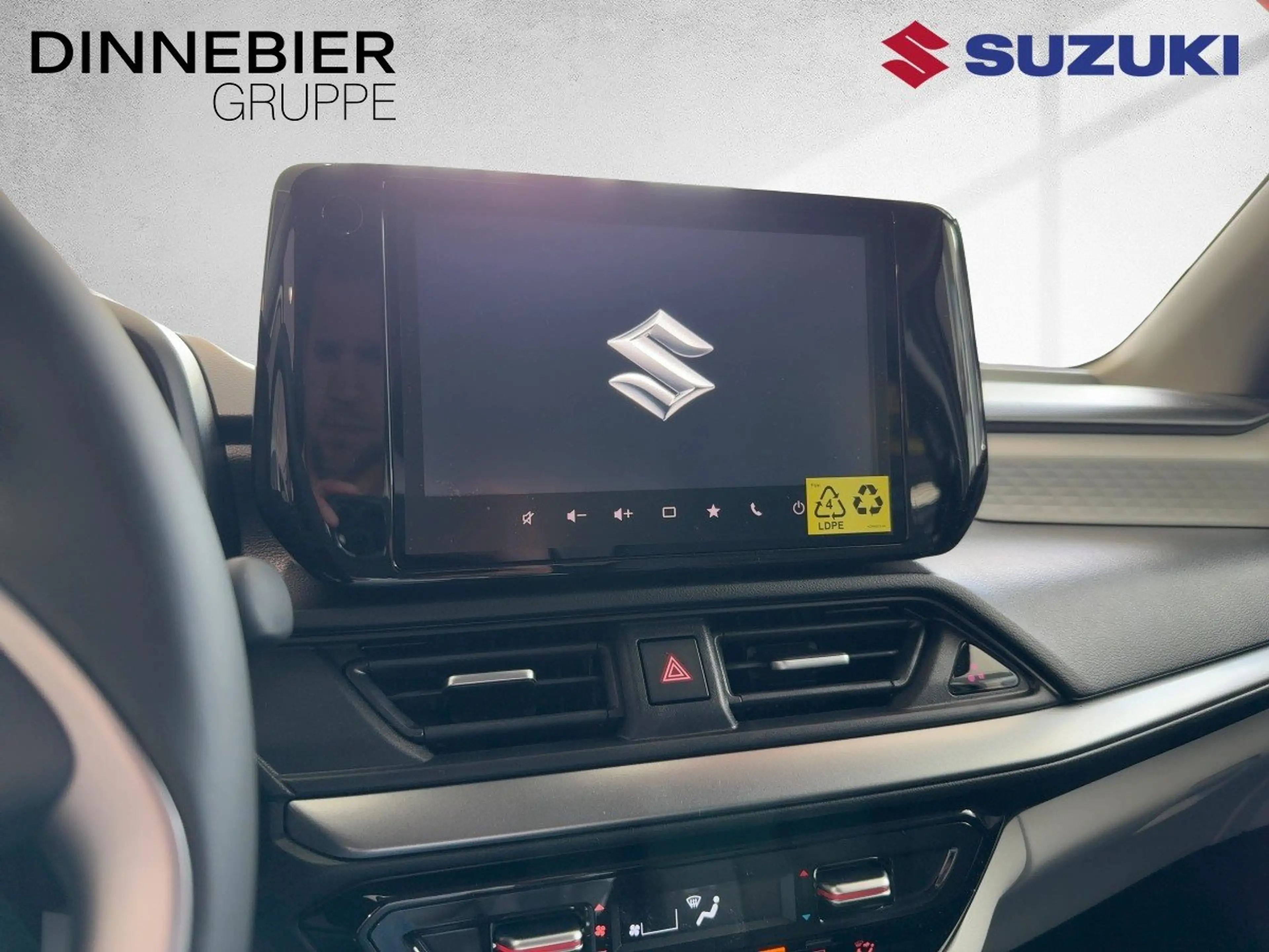 Suzuki Swift +ACC+LED+NAVI+TWA+CARPLAY+Bis8JahreGarantie — photo 11