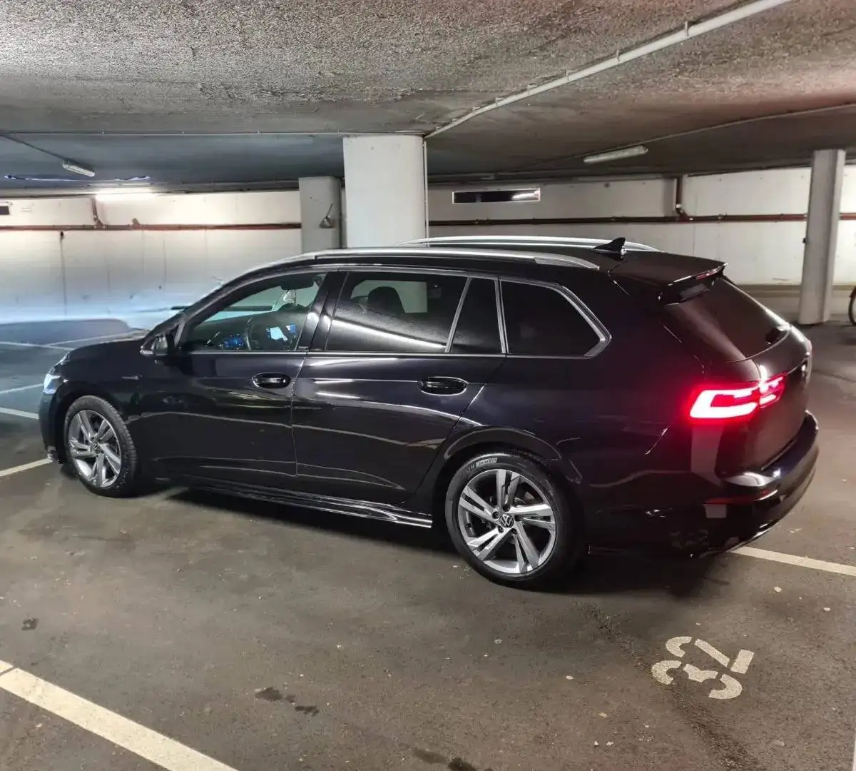 Volkswagen Golf Variant Golf Variant 2,0 TDI R-Line DSG R-Line Schwarz - 2