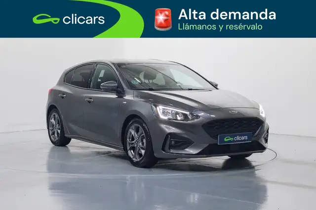 Ford Focus view 3