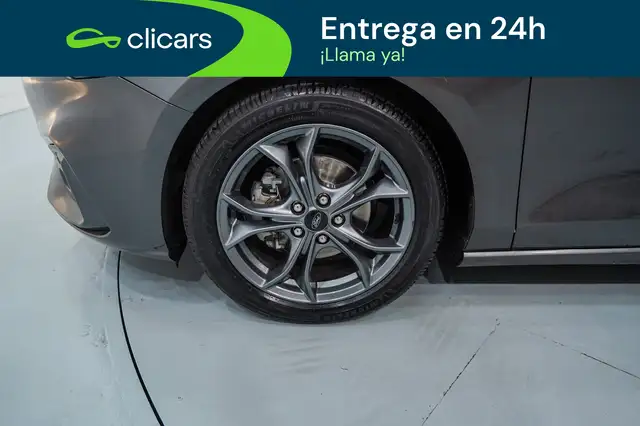 Ford Focus view 11