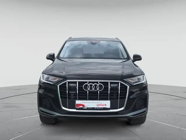 Audi Q7 view 2