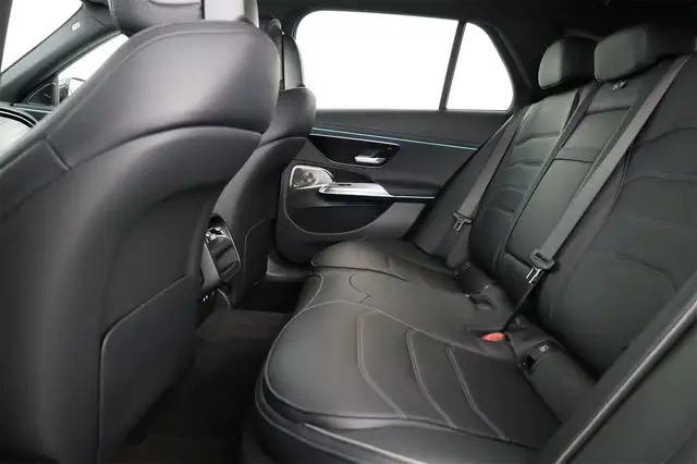 Mercedes-Benz E 300 de 4Matic AMG Line Burmester Digital Light Ansicht 17