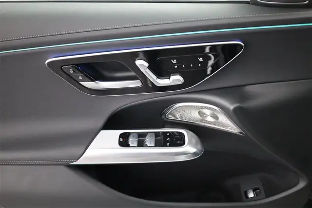 Mercedes-Benz E 300 de 4Matic AMG Line Burmester Digital Light Ansicht 12