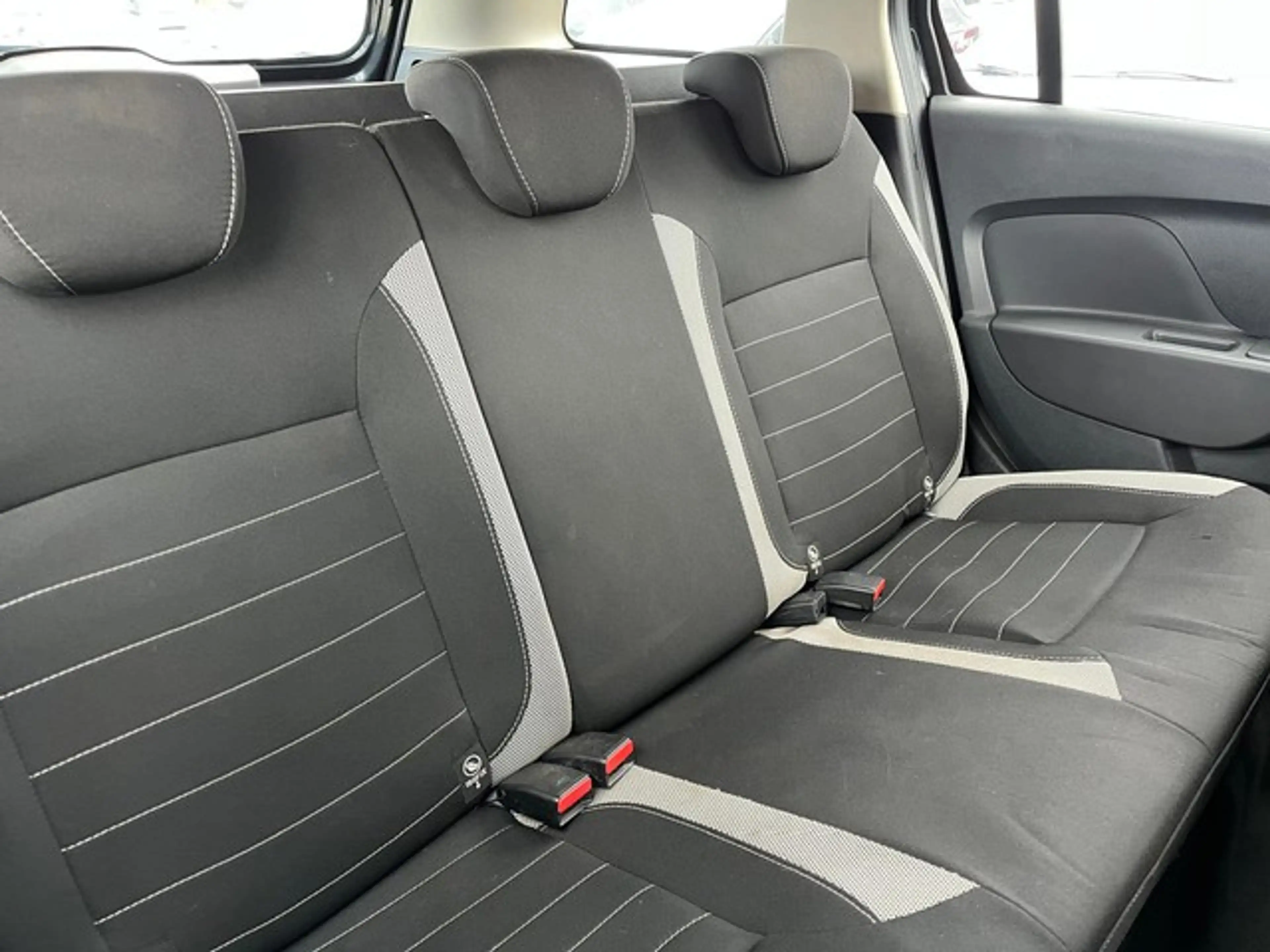 Dacia Logan Stepway — photo 5