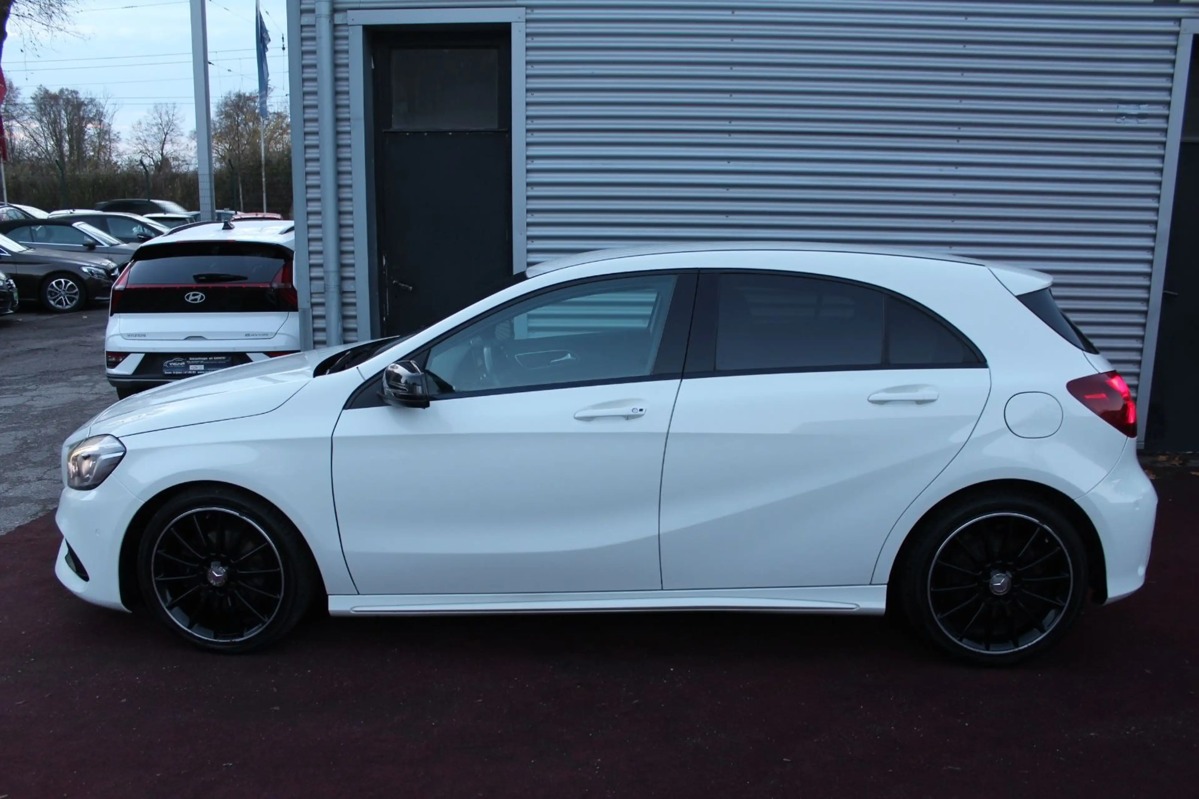 Mercedes-Benz A 200 EXCLUSIV PAKET AMG-LINE NIGHT LEDER NAVI — photo 4