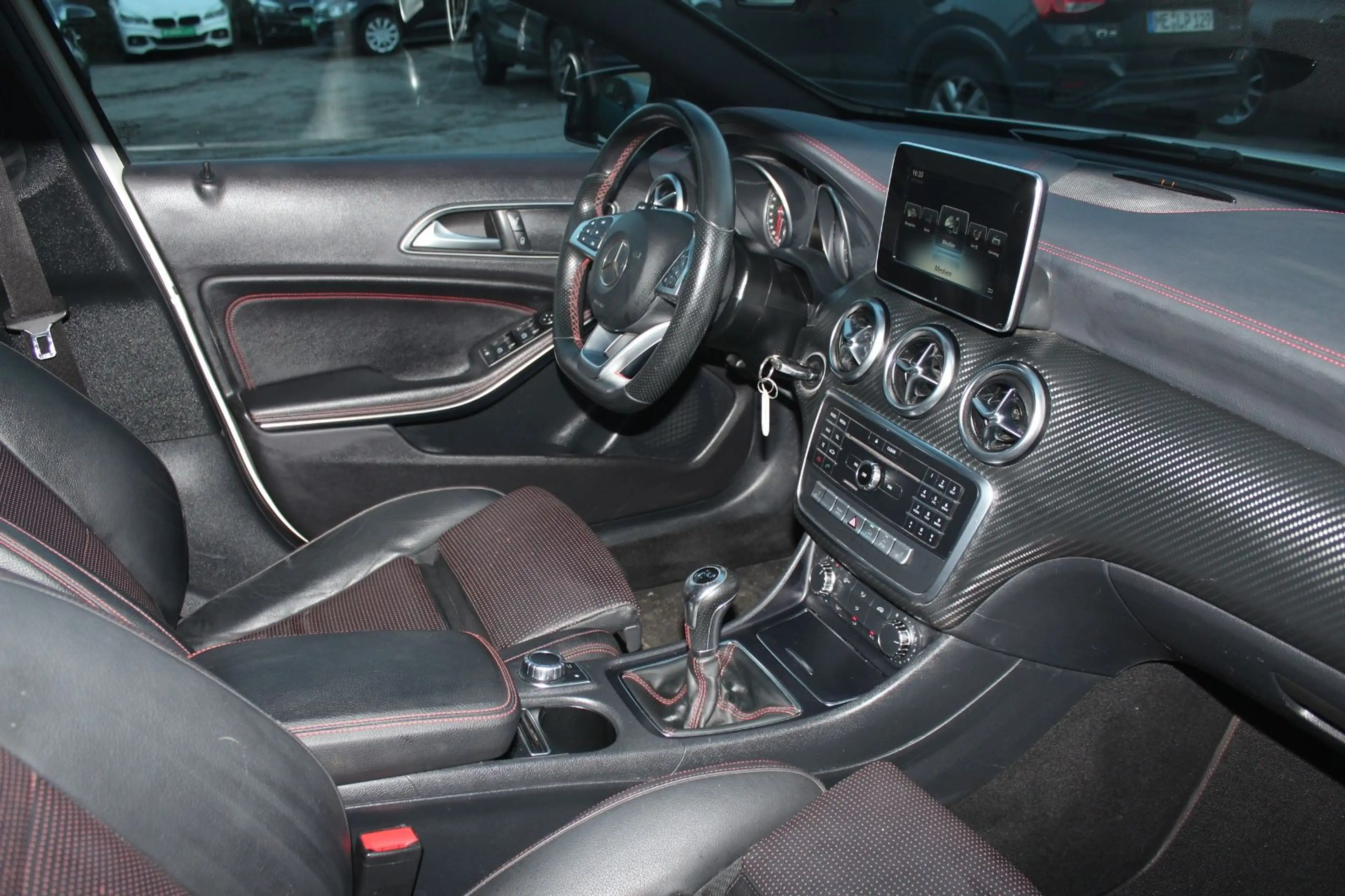 Mercedes-Benz A 200 EXCLUSIV PAKET AMG-LINE NIGHT LEDER NAVI — photo 12