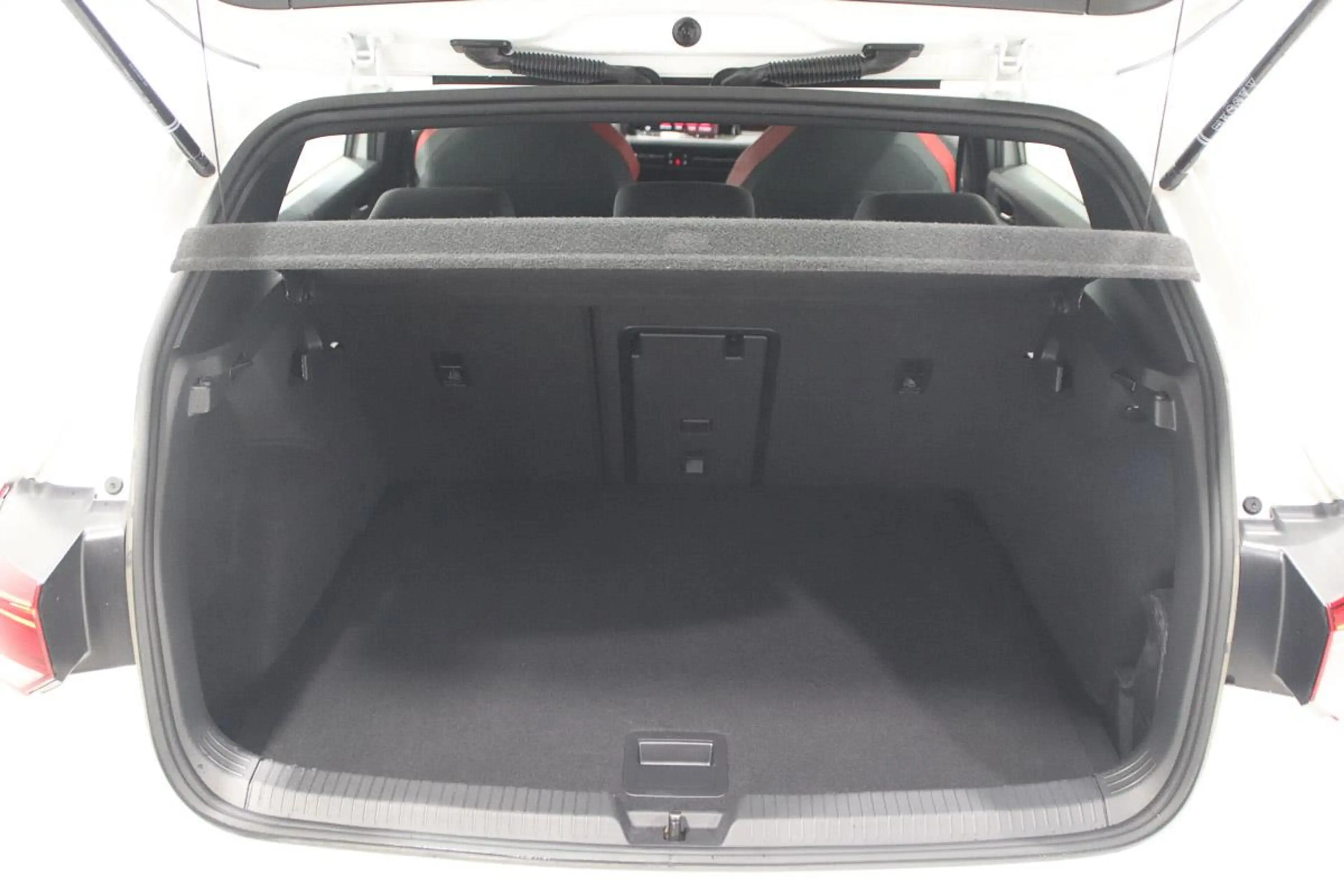 Volkswagen Golf GTI 2.0 TSI DSG  LED CARPLAY RADAR CAMERA JA18 — photo 13