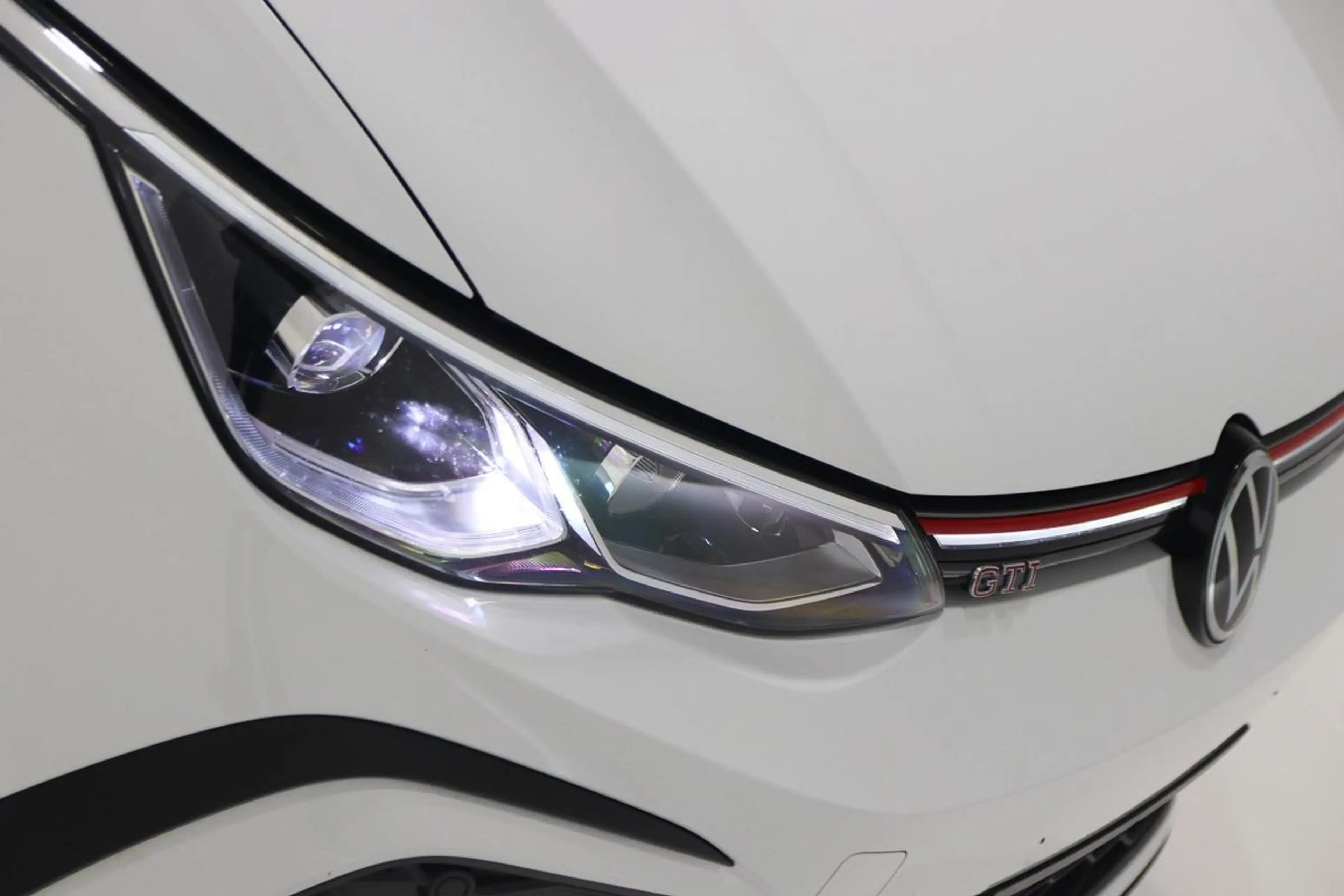 Volkswagen Golf GTI 2.0 TSI DSG  LED CARPLAY RADAR CAMERA JA18 — photo 8
