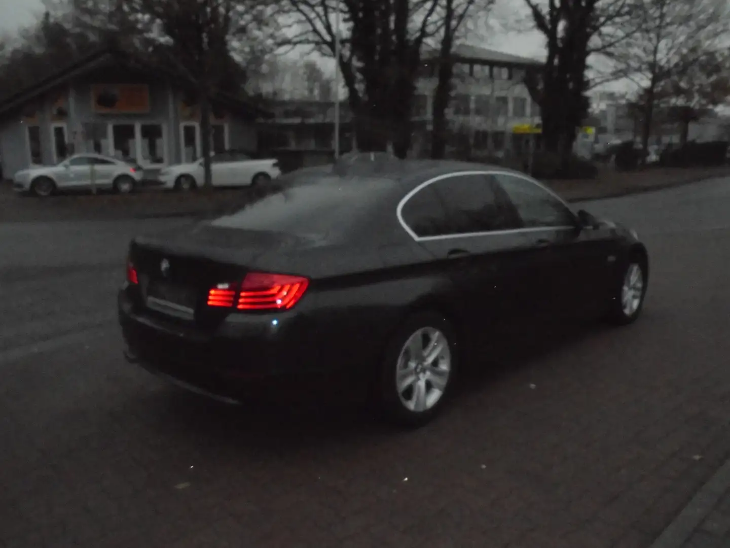 BMW 520 520 d   Navi Xenon Autom Alu Klima Grau - 2