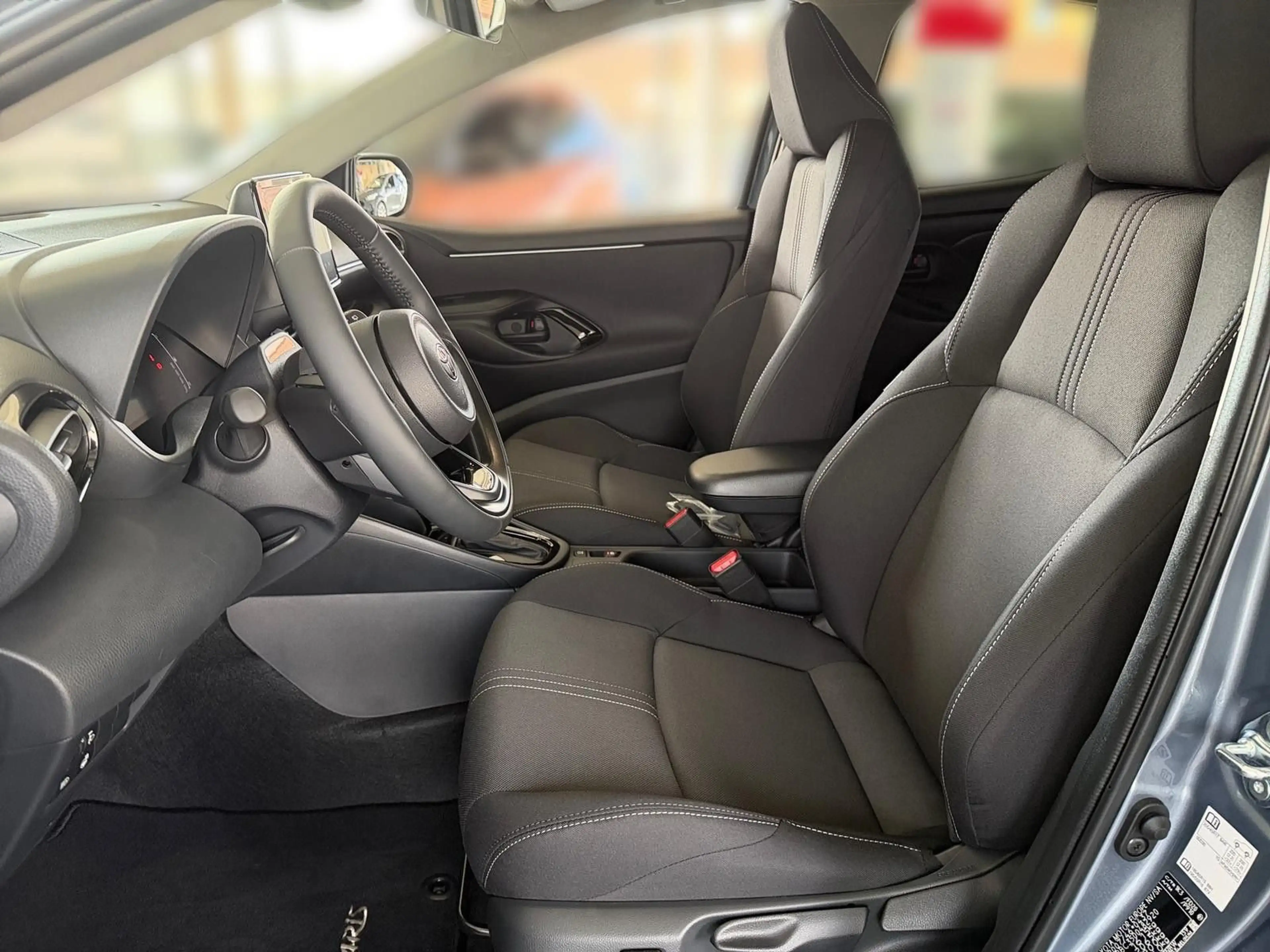 Toyota Yaris Hybrid Teamplayer +Technik Pak. — photo 11