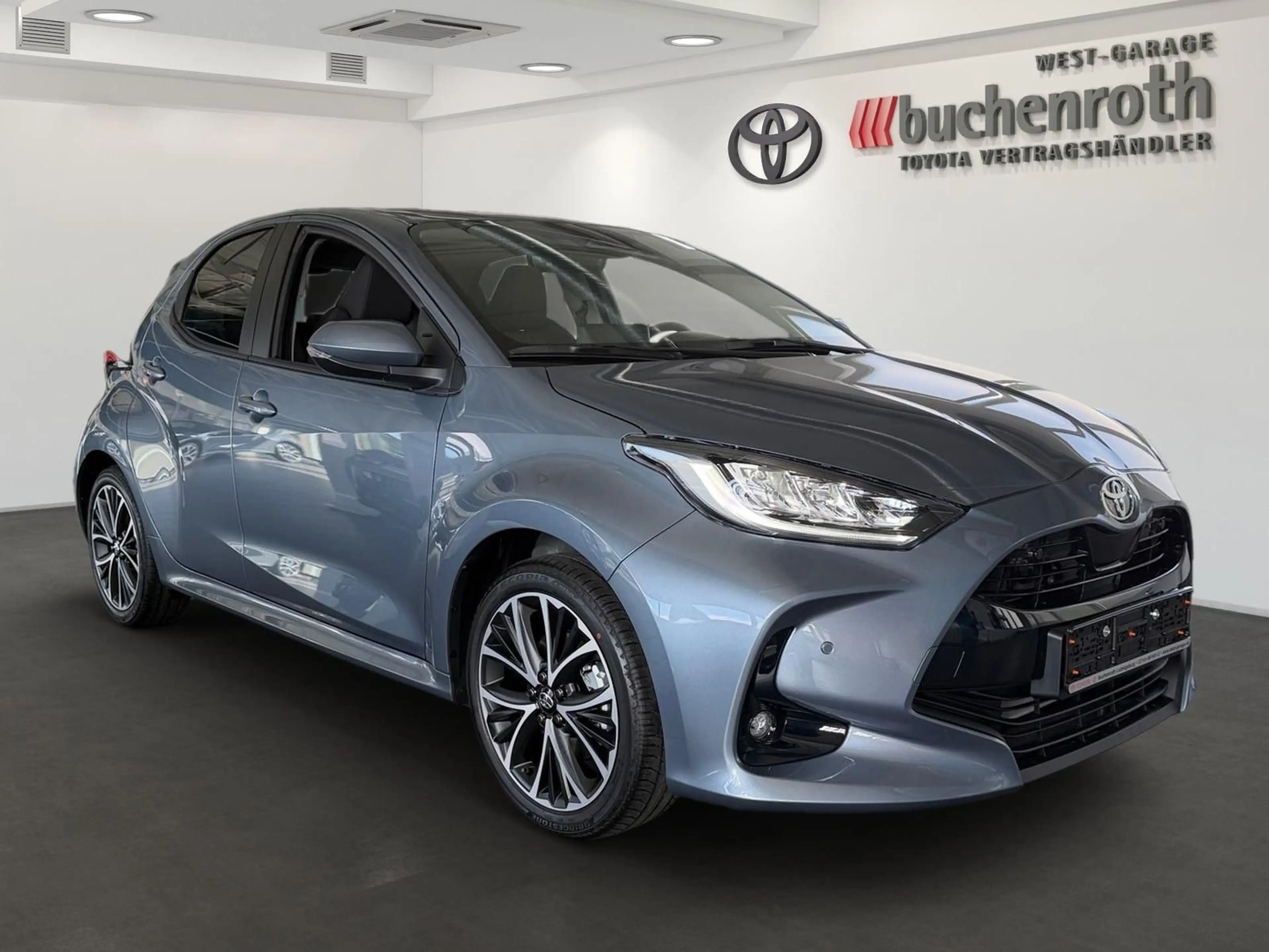 Toyota Yaris Hybrid Teamplayer +Technik Pak. — photo 3