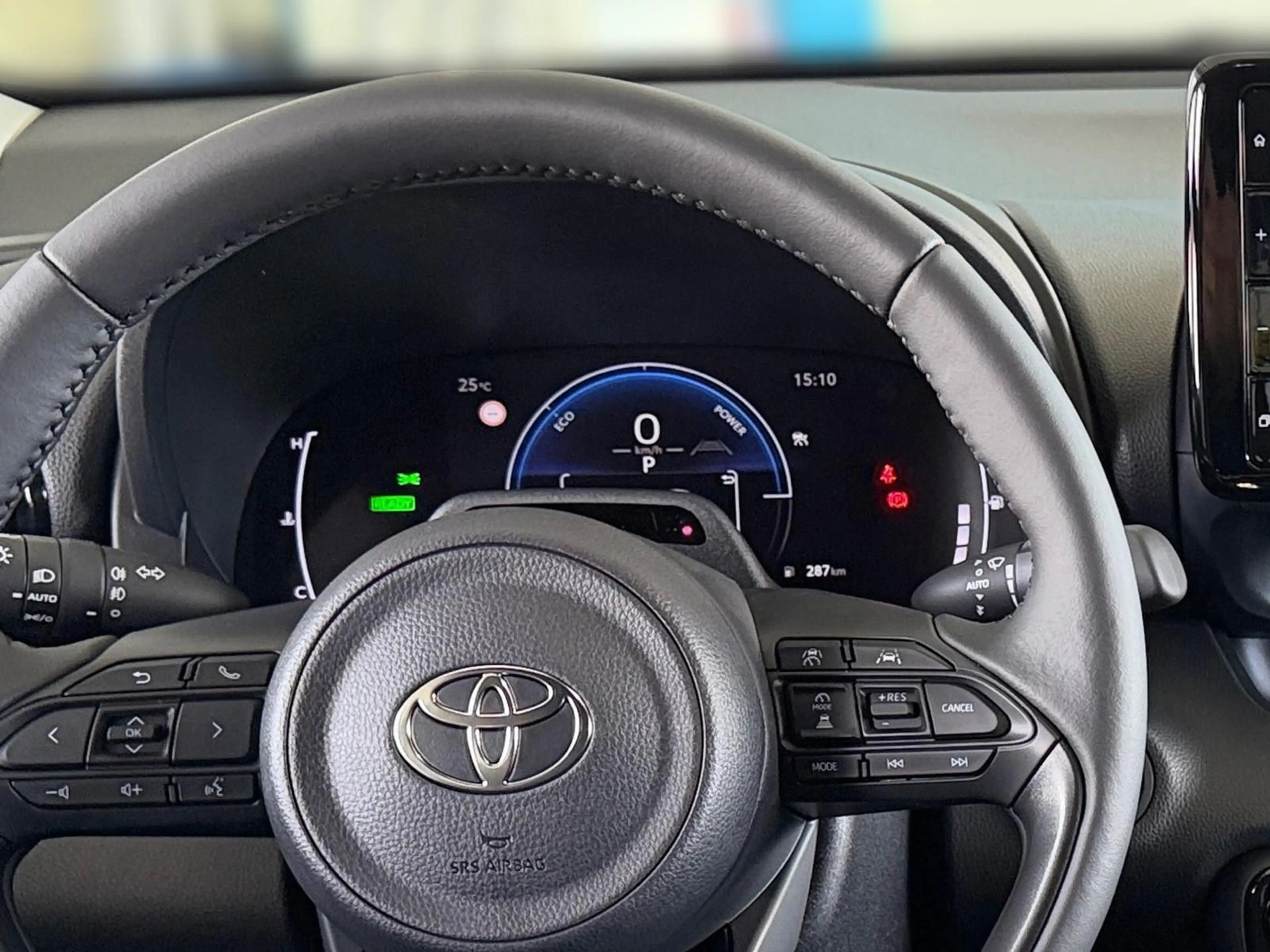 Toyota Yaris Hybrid Teamplayer +Technik Pak. — photo 12