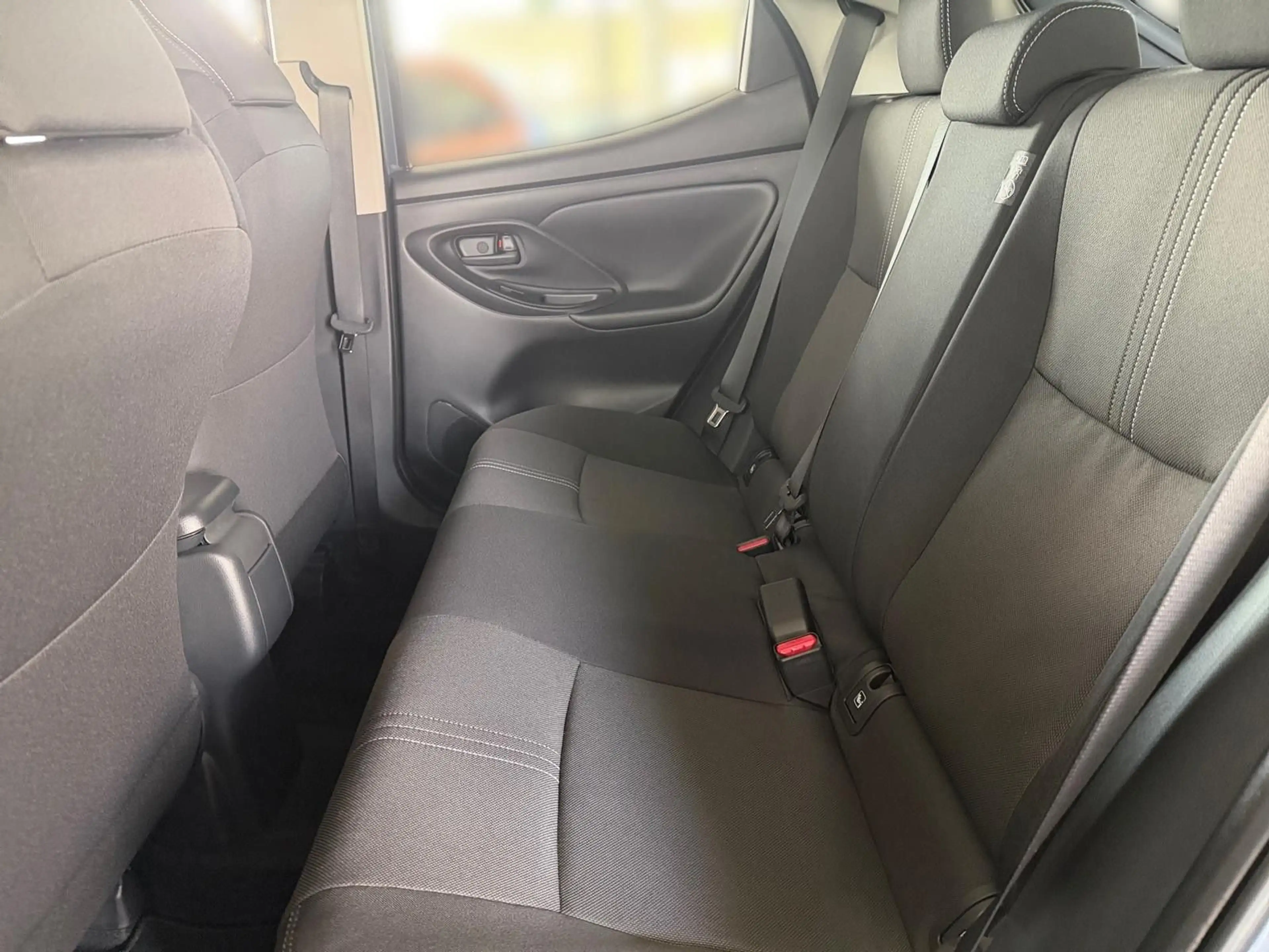 Toyota Yaris Hybrid Teamplayer +Technik Pak. — photo 13