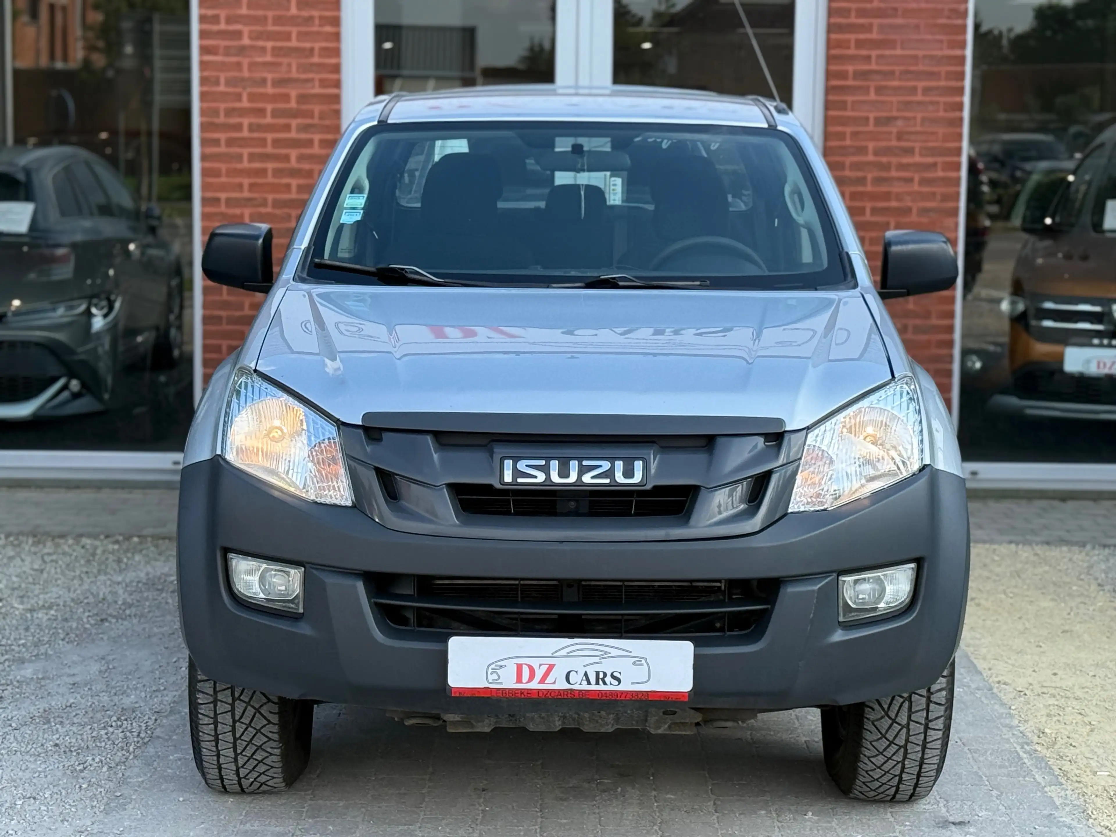 Isuzu D-Max 2.5 Turbo Di 4WD L AC @Use — photo 6