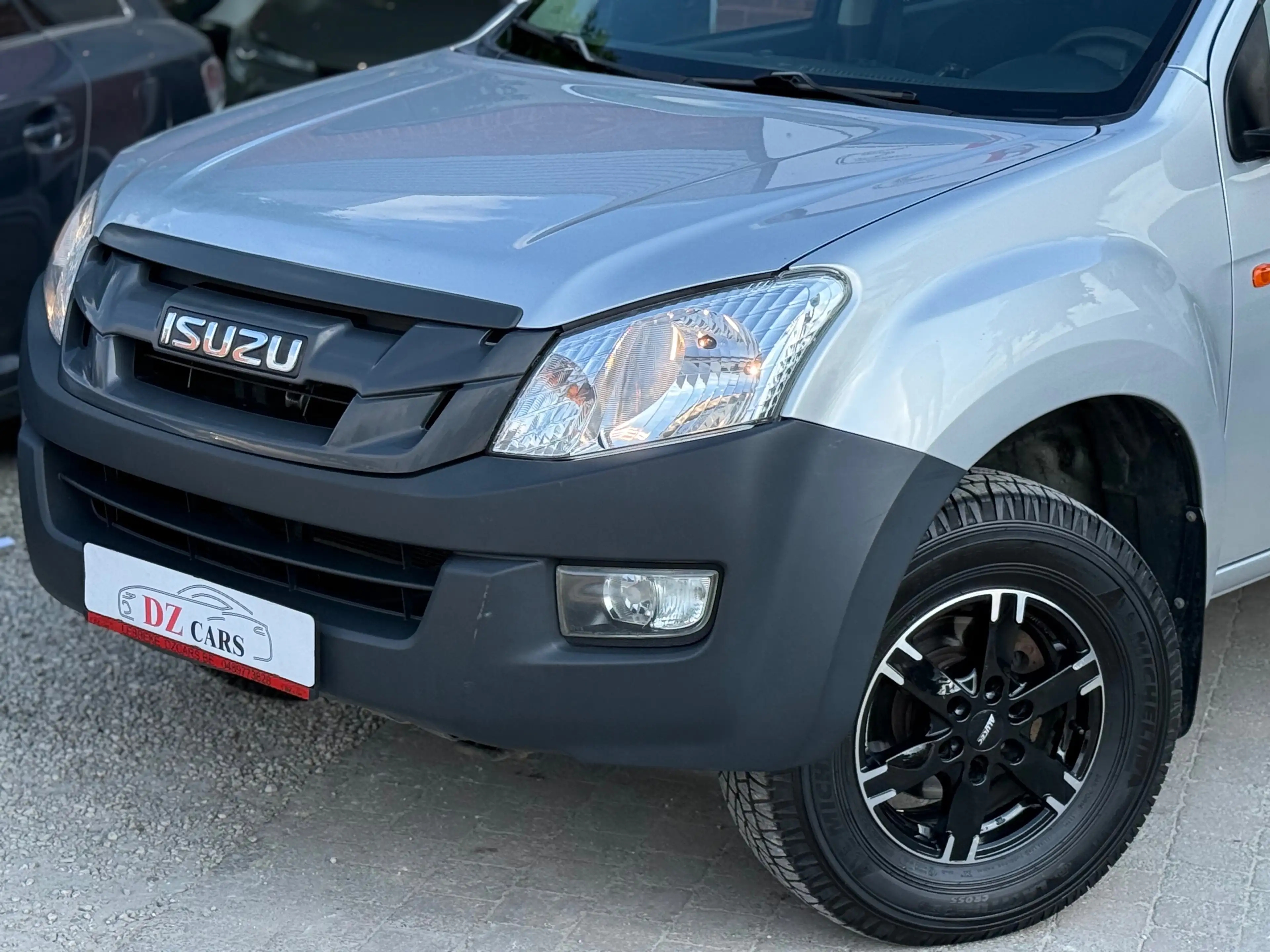 Isuzu D-Max 2.5 Turbo Di 4WD L AC @Use — photo 3