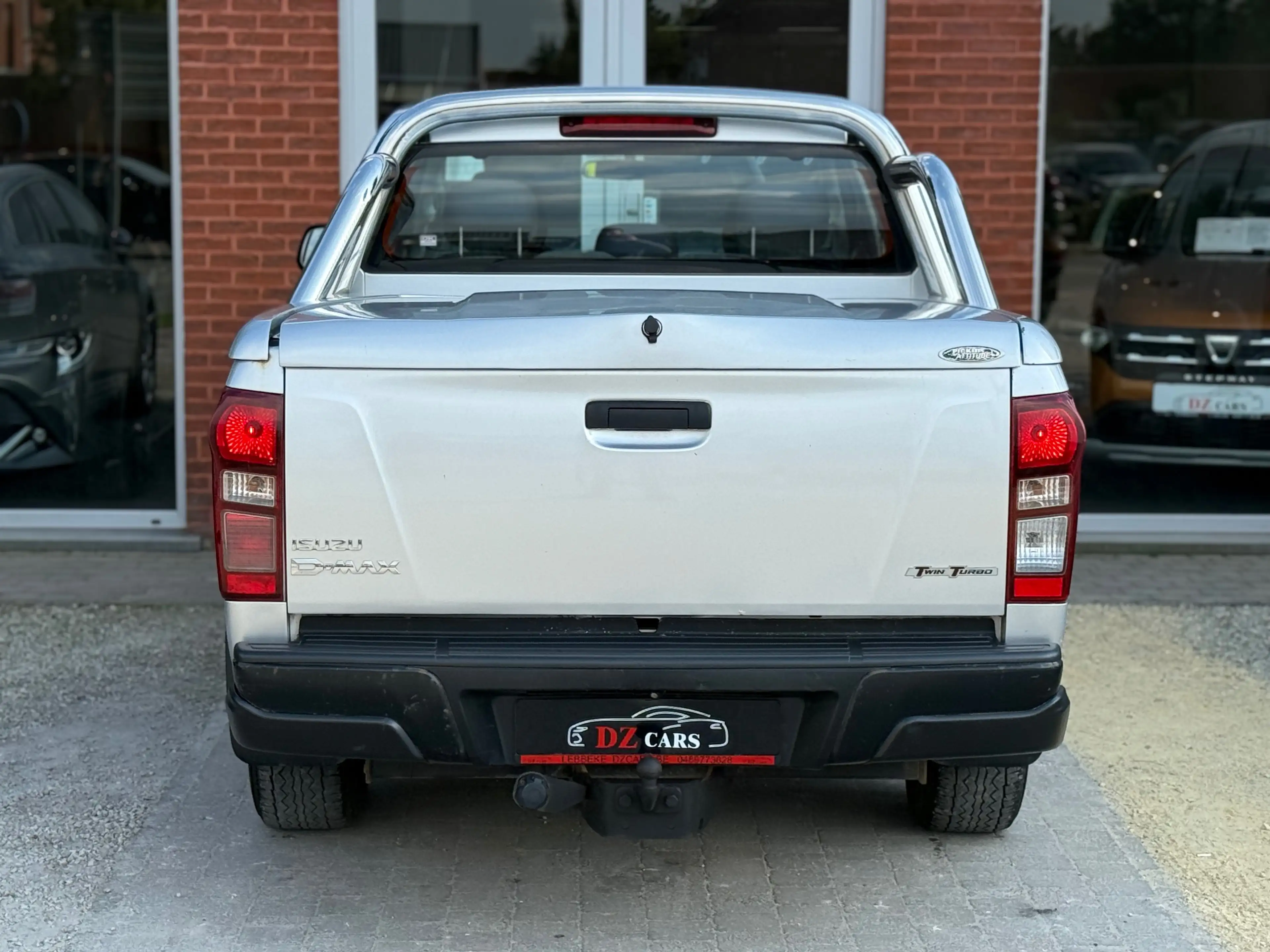 Isuzu D-Max 2.5 Turbo Di 4WD L AC @Use — photo 9
