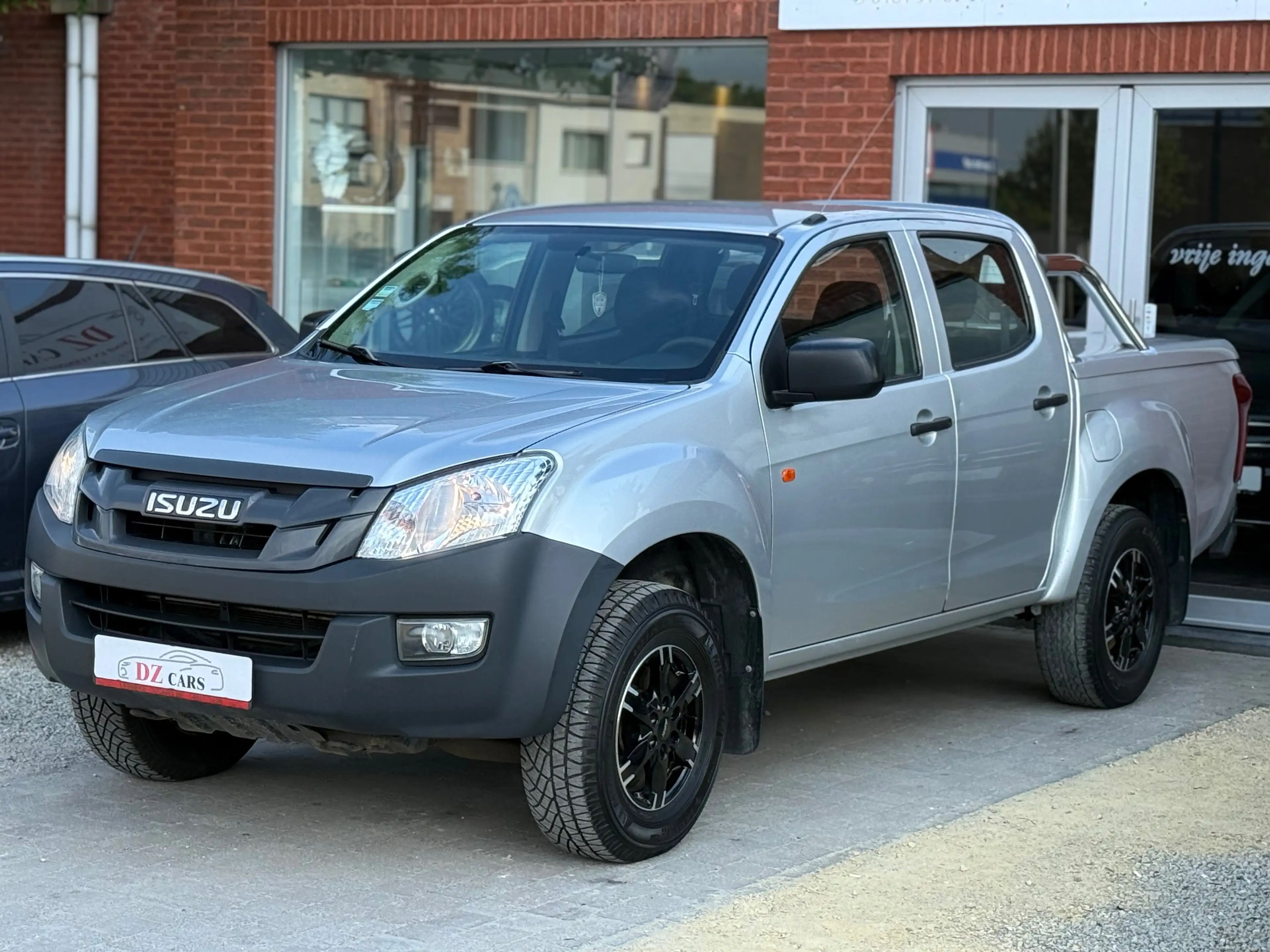 Isuzu D-Max 2.5 Turbo Di 4WD L AC @Use — photo 5