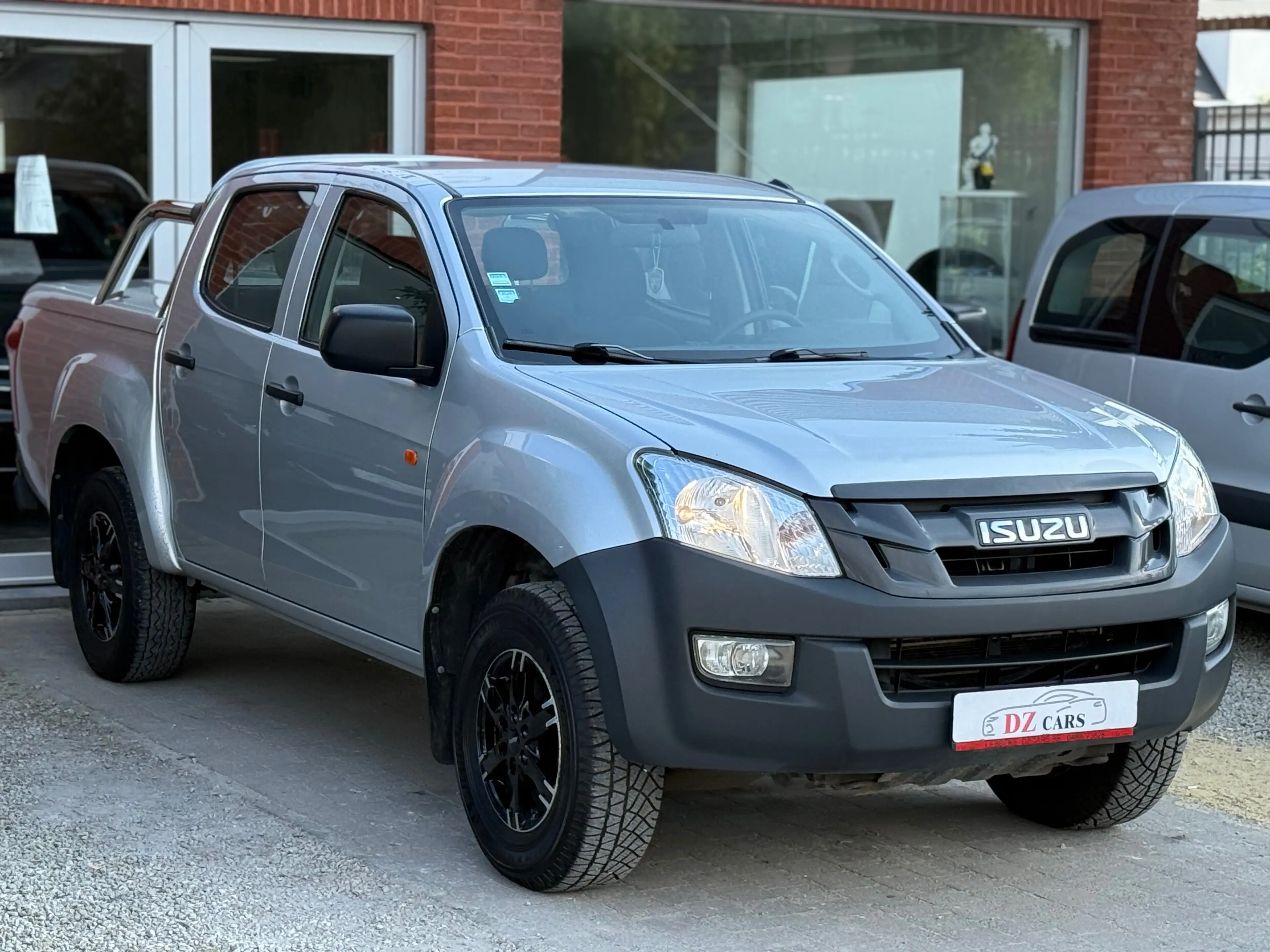Isuzu D-Max 2.5 Turbo Di 4WD L AC @Use — photo 7