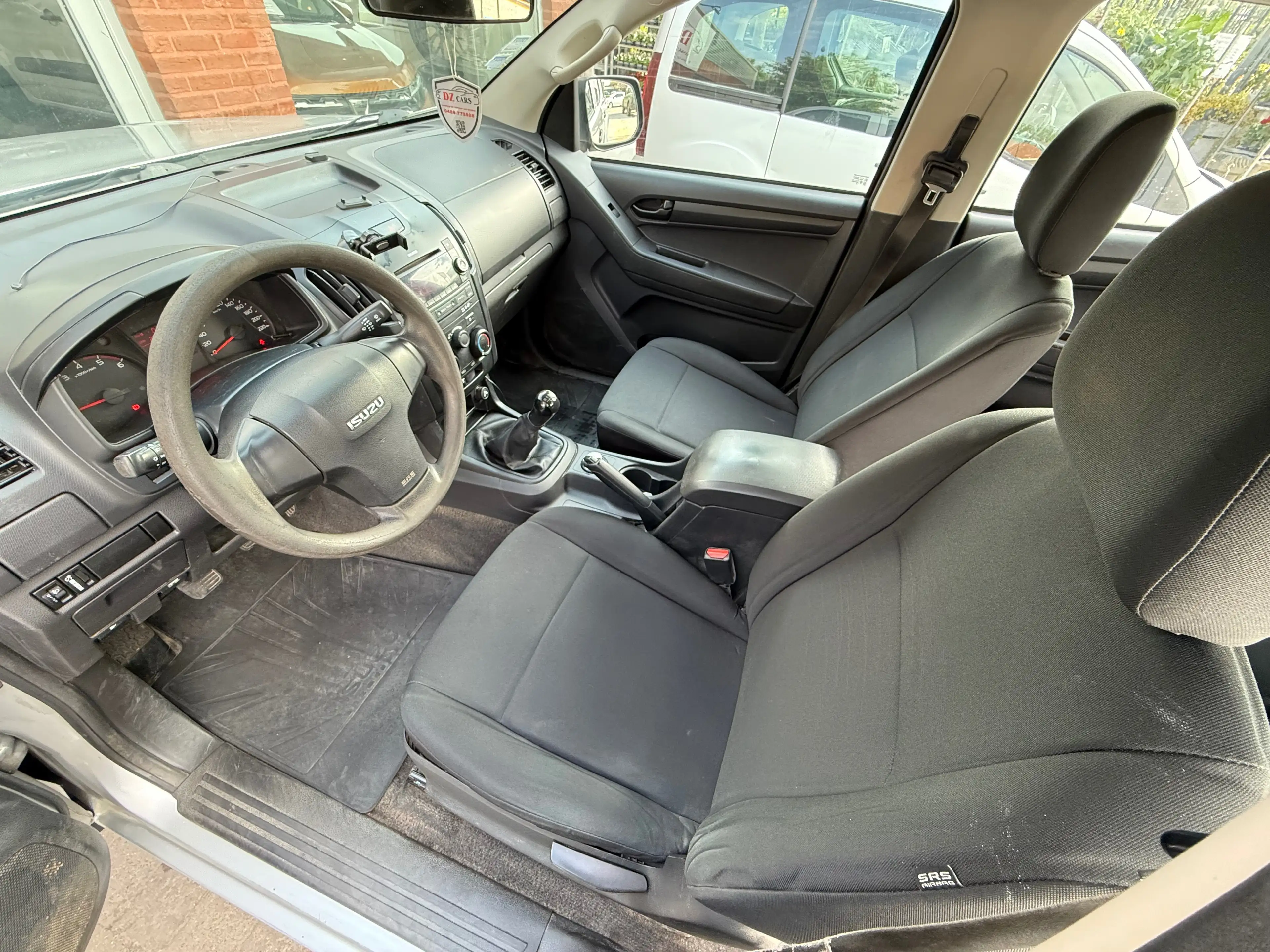 Isuzu D-Max 2.5 Turbo Di 4WD L AC @Use — photo 14