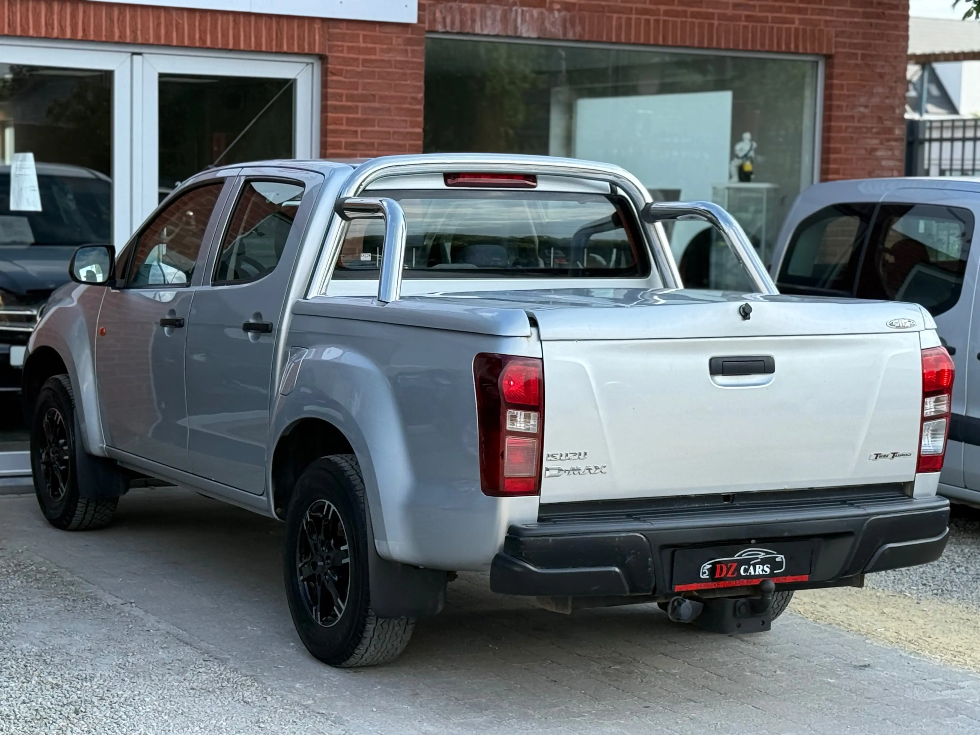 Isuzu D-Max 2.5 Turbo Di 4WD L AC @Use — photo 10