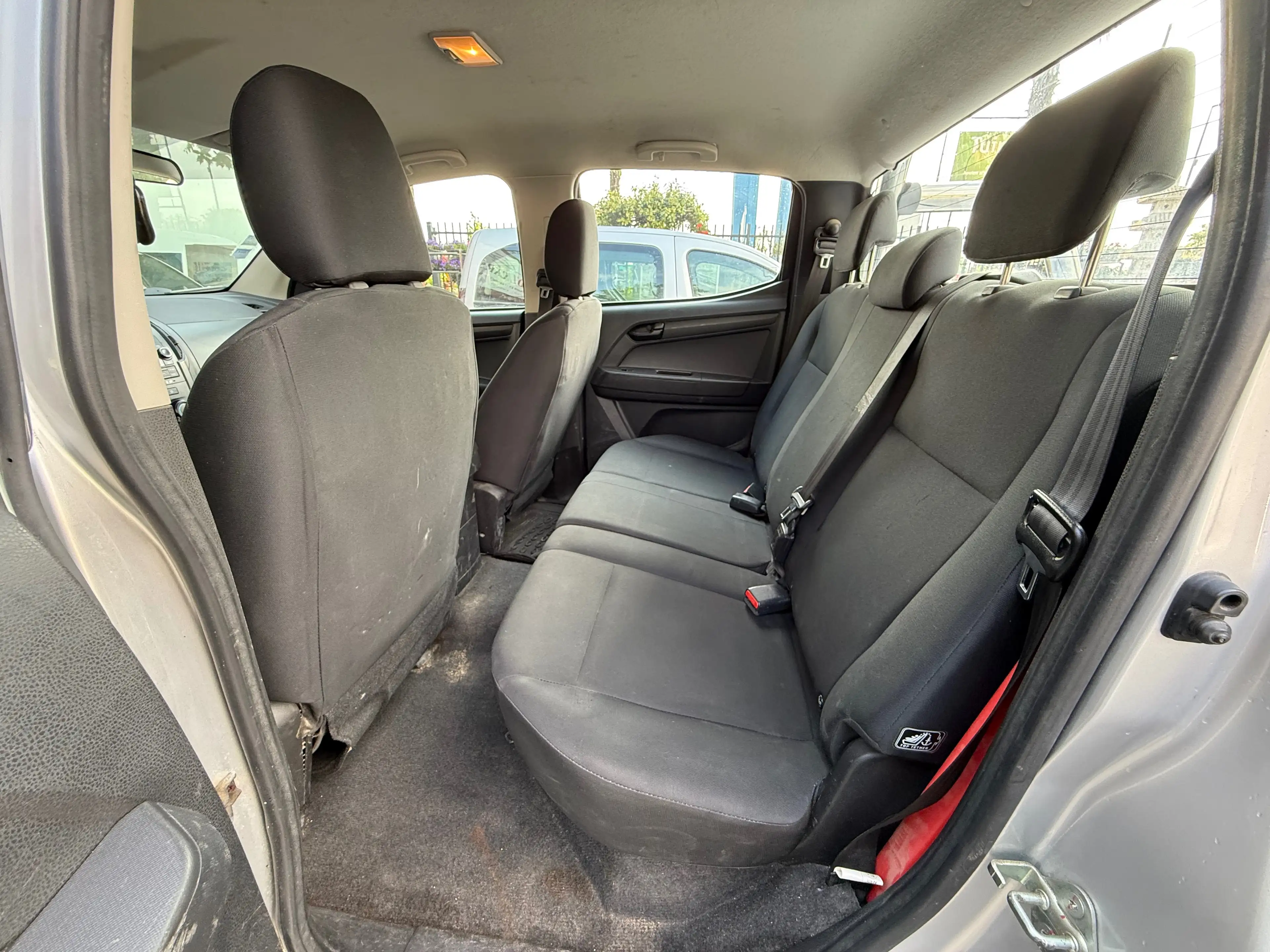Isuzu D-Max 2.5 Turbo Di 4WD L AC @Use — photo 13