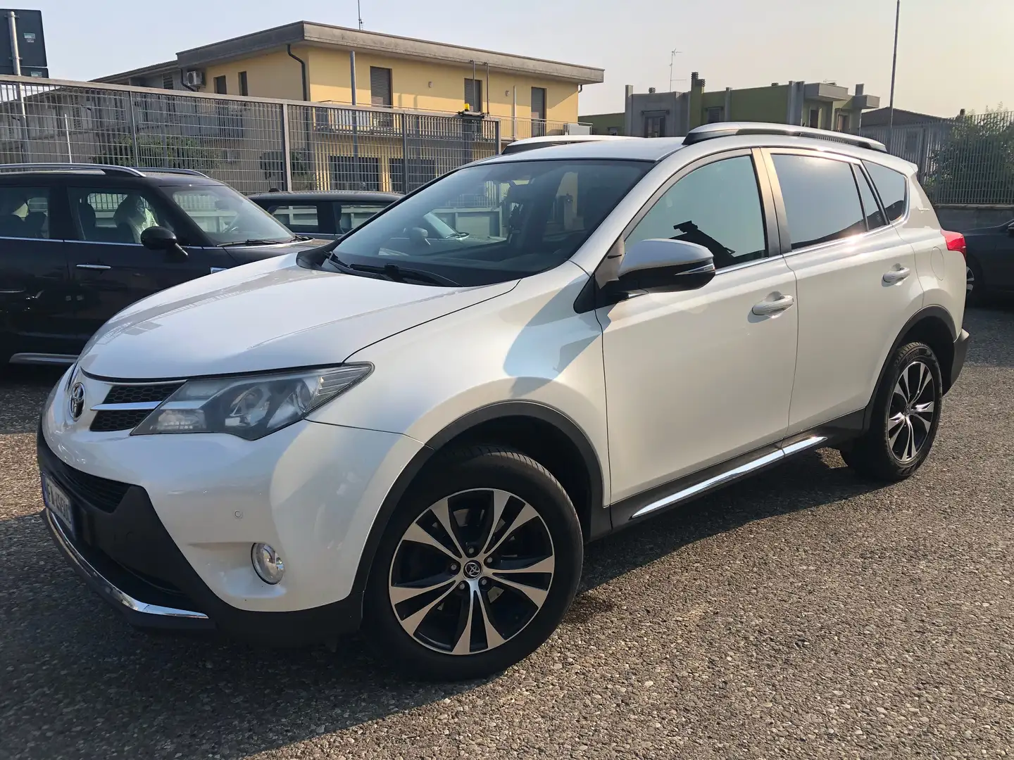 Toyota RAV 4 Rav4 2.2 d-cat White Edition 4wd 150cv auto C.L.18 Blanc - 1