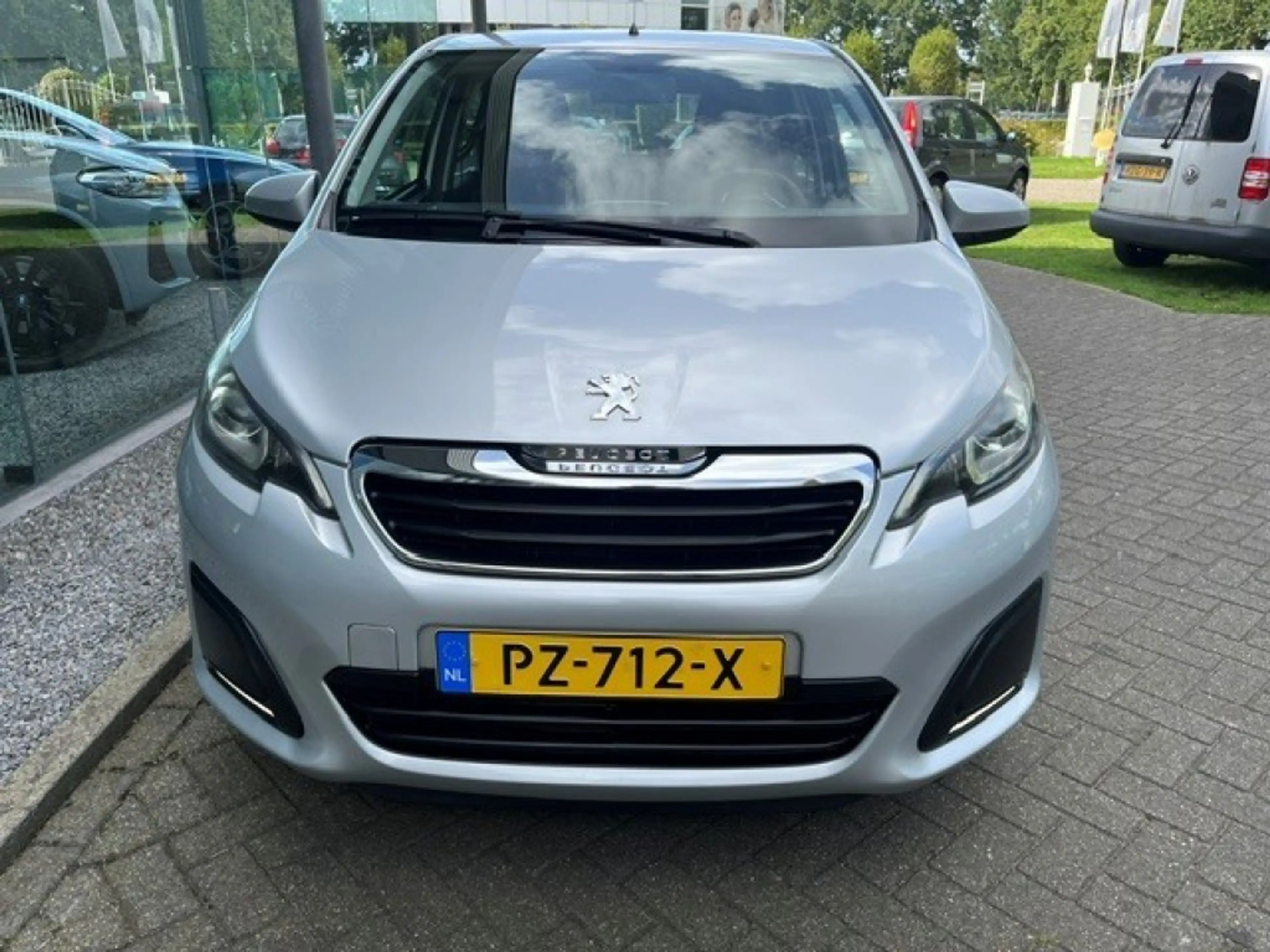 Peugeot 108 1.0e-VTi Active 5Drs AIRCO — photo 4