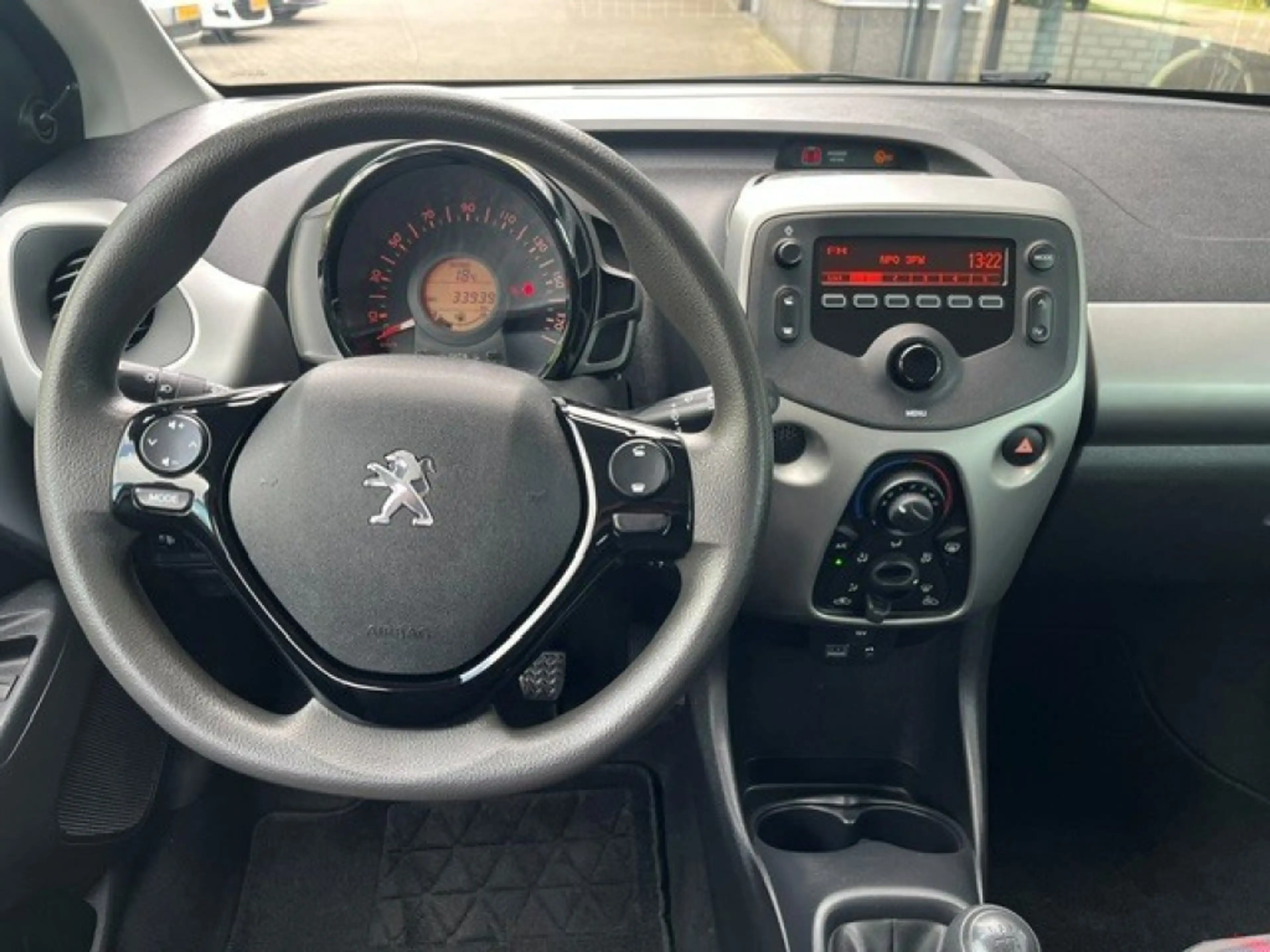 Peugeot 108 1.0e-VTi Active 5Drs AIRCO — photo 9