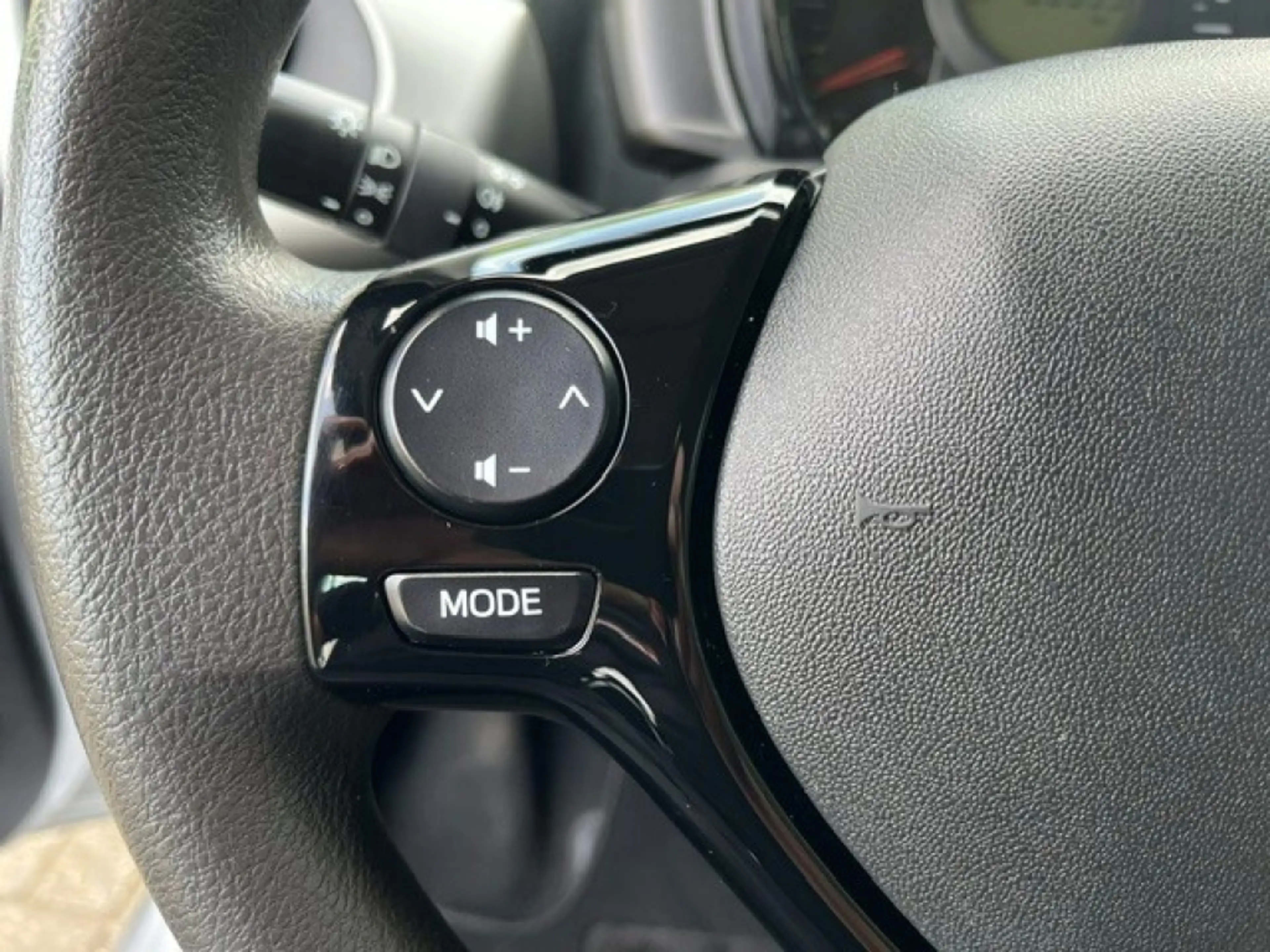 Peugeot 108 1.0e-VTi Active 5Drs AIRCO — photo 14