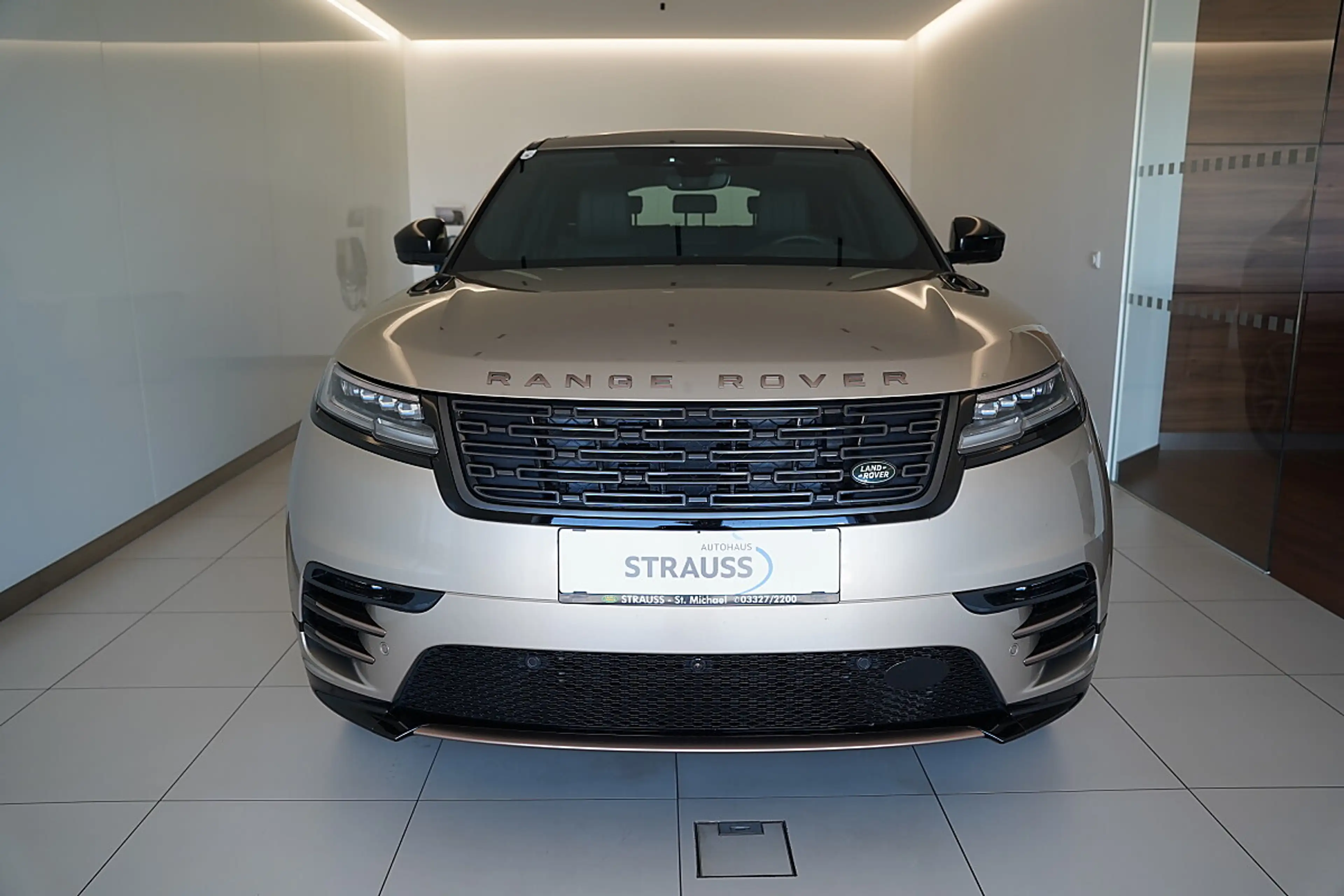 Land Rover Range Rover Velar D300 — photo 2