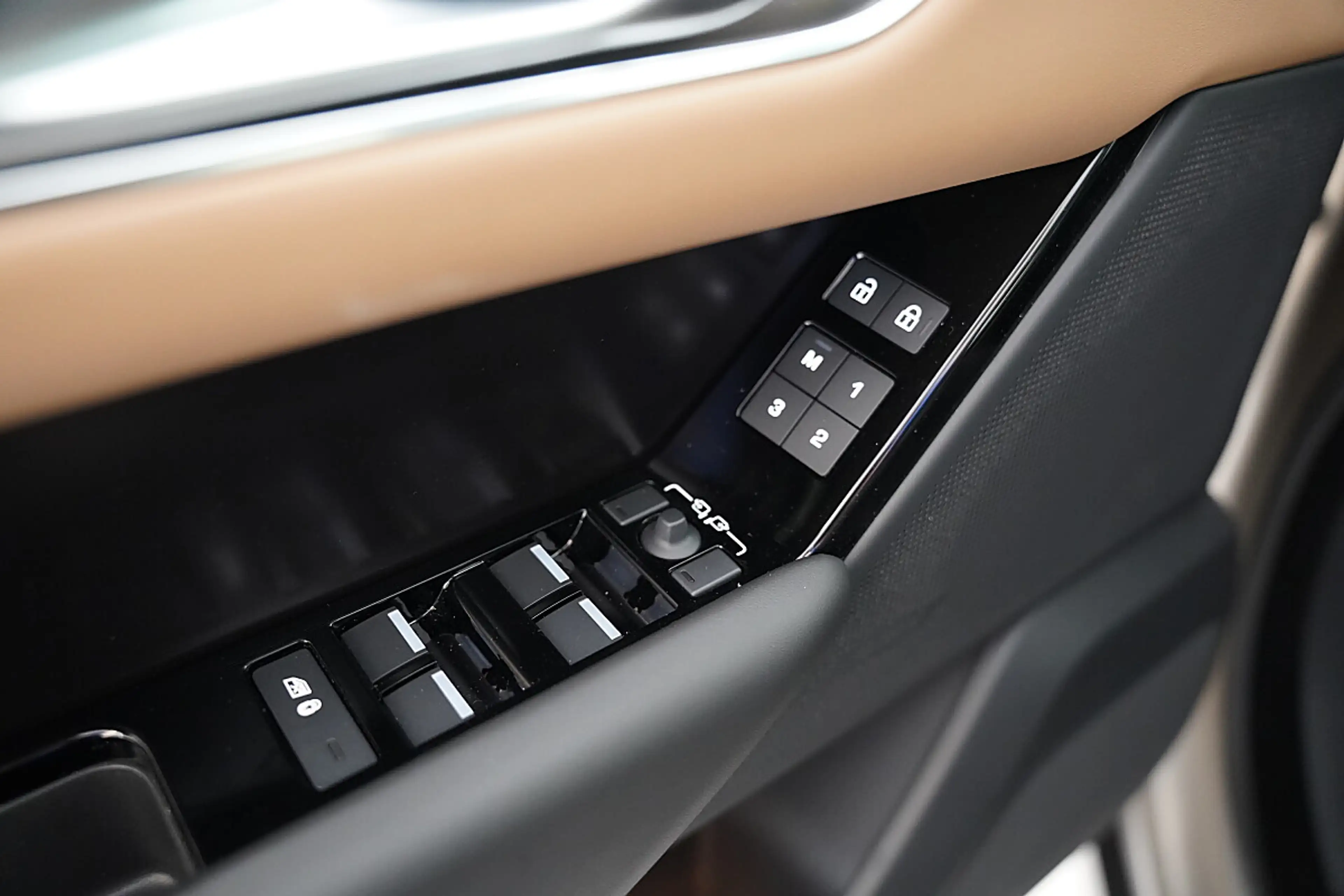 Land Rover Range Rover Velar D300 — photo 13