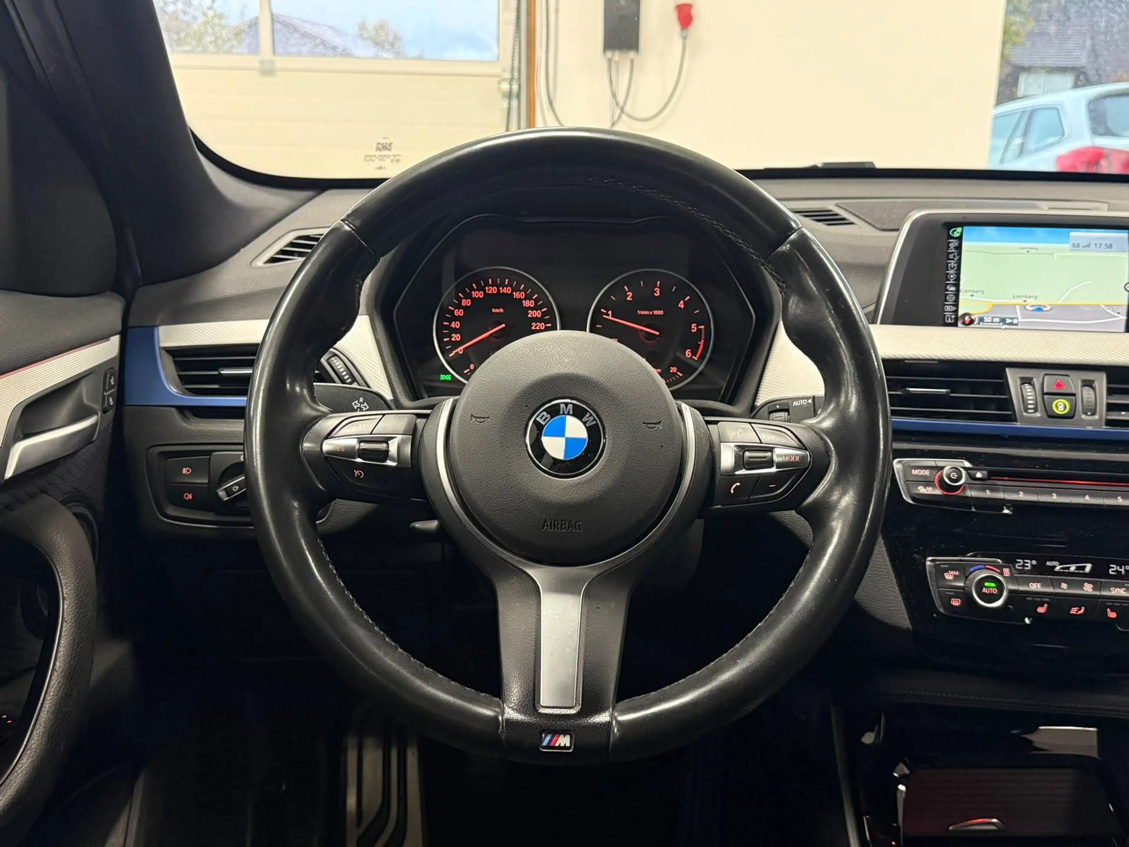 BMW X1 xDrive 20 d M Sport | Service | AHK | PDC | NAVI | 12 Monate Garantie — photo 14