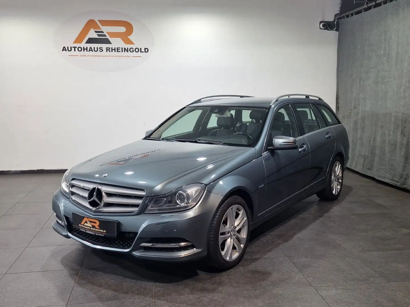 Mercedes-Benz C 180 T CGI BlueEfficiency Gris - 1