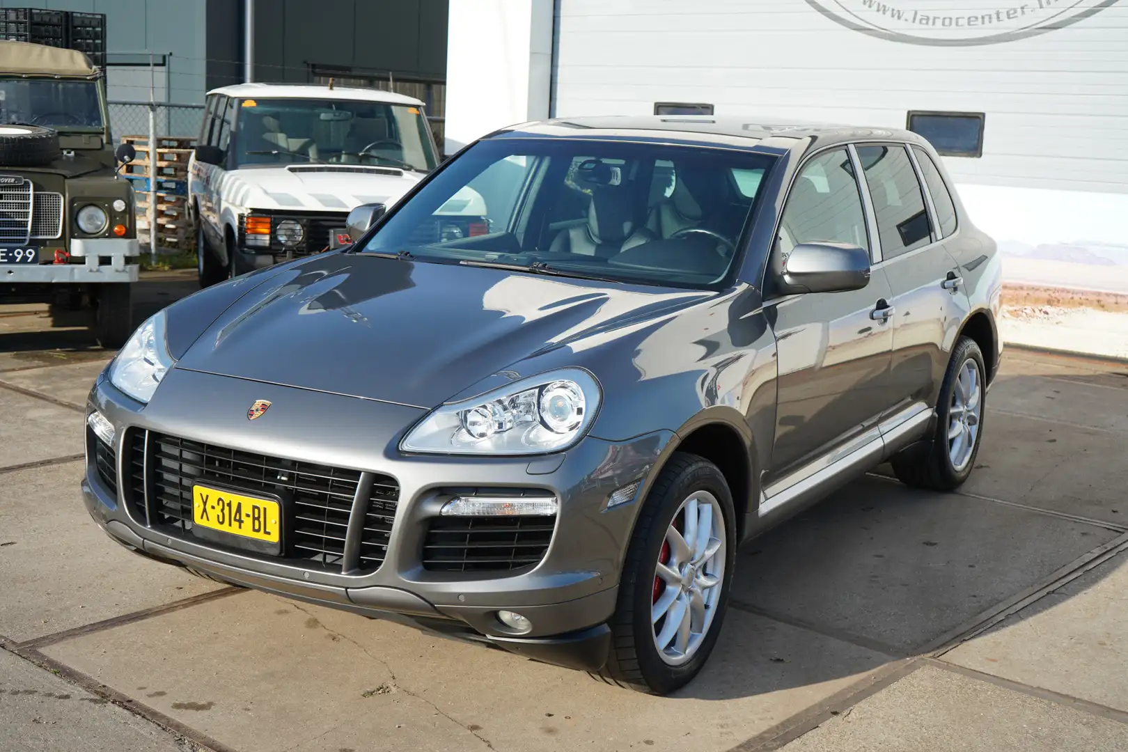 Porsche Cayenne 4.8 Turbo Gris - 1