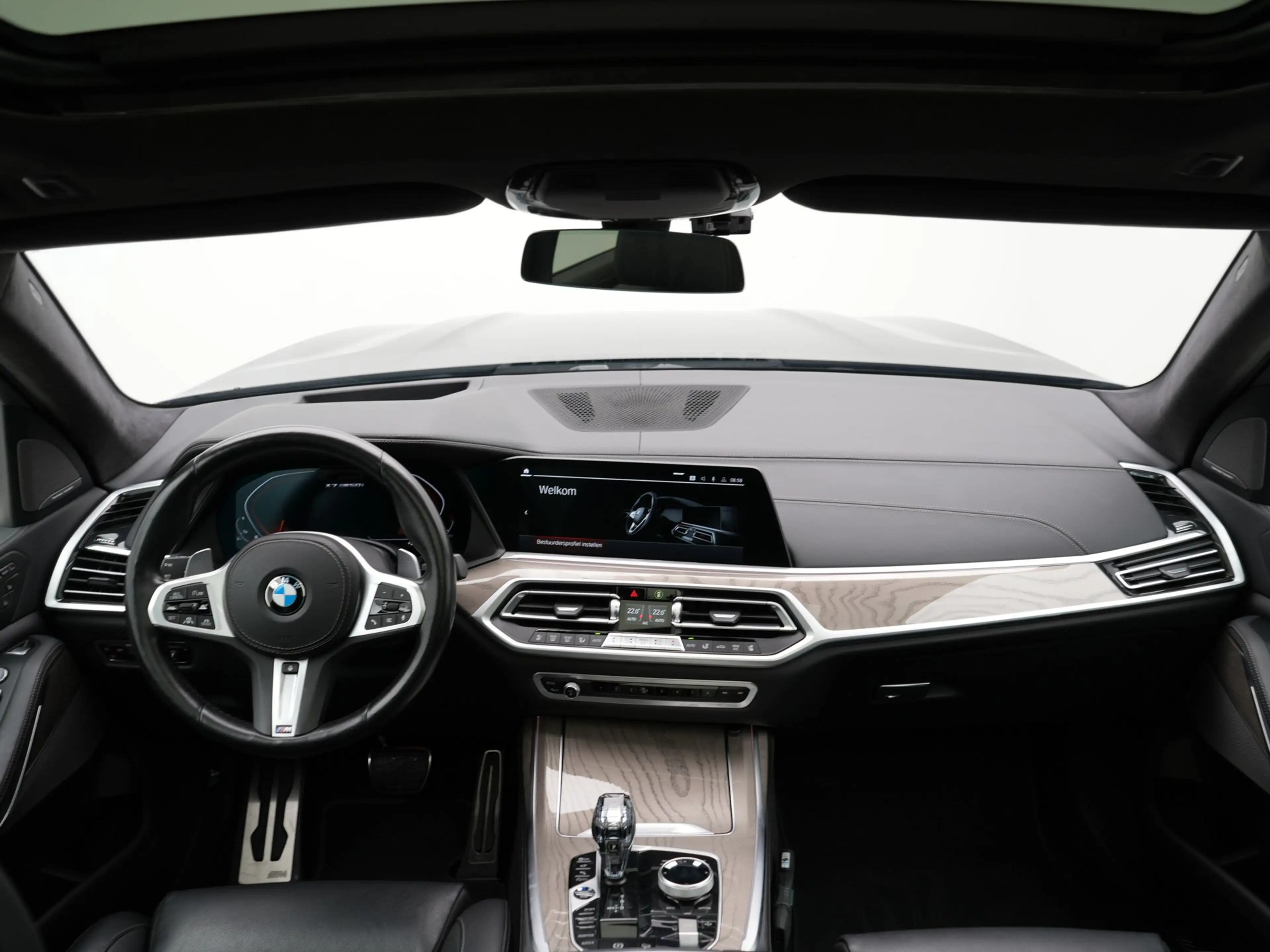 BMW X7 M50i High Executive — photo 13