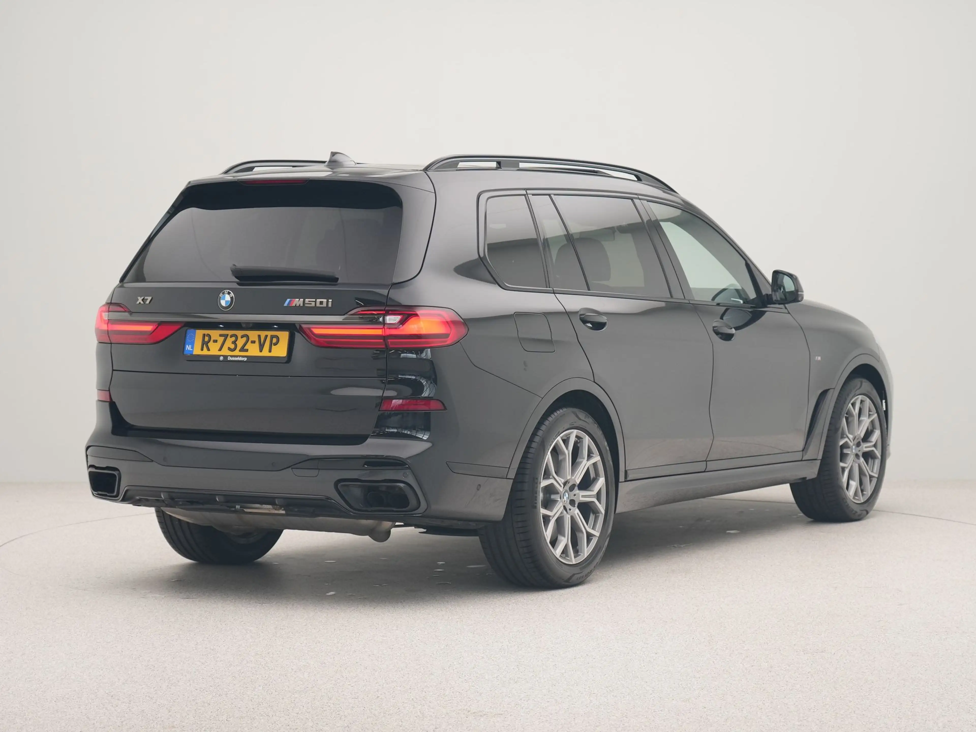 BMW X7 M50i High Executive — photo 9