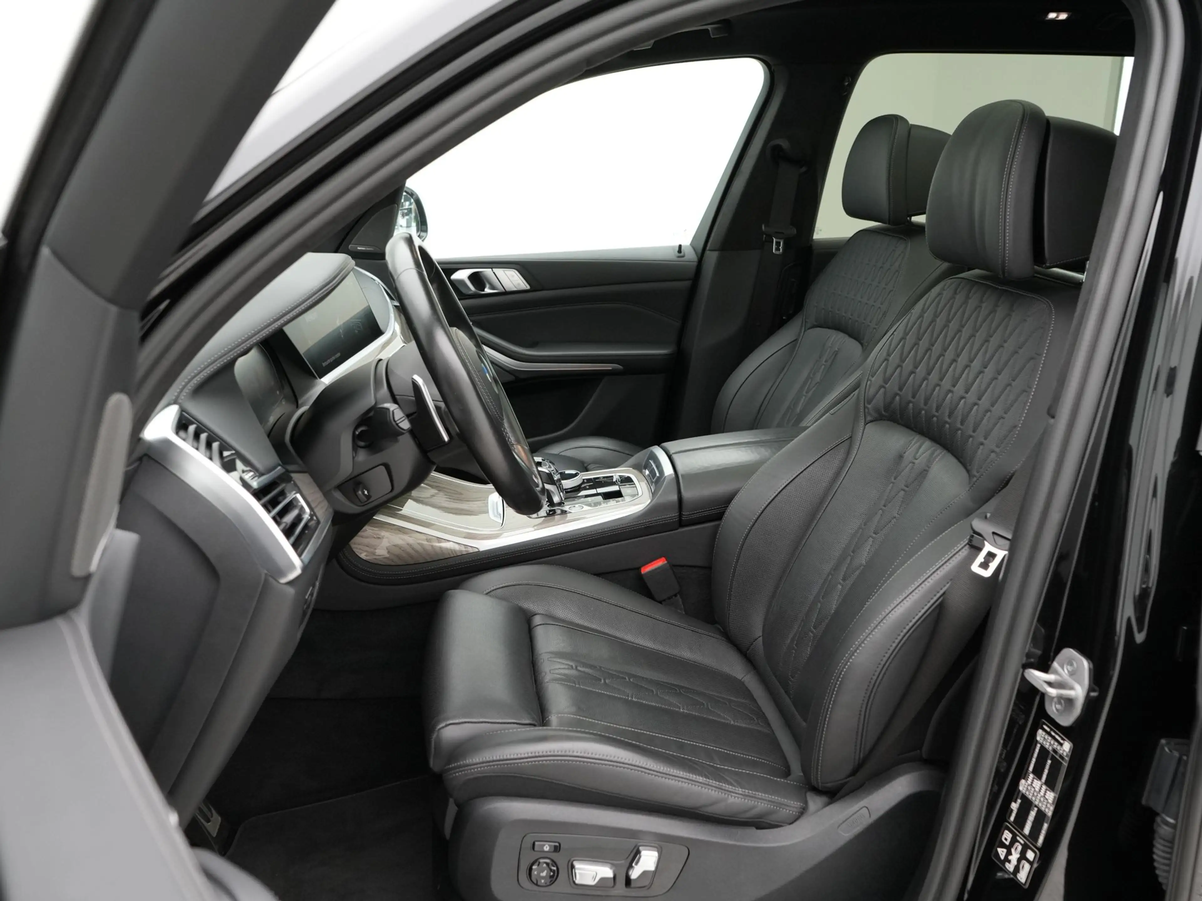 BMW X7 M50i High Executive — photo 5
