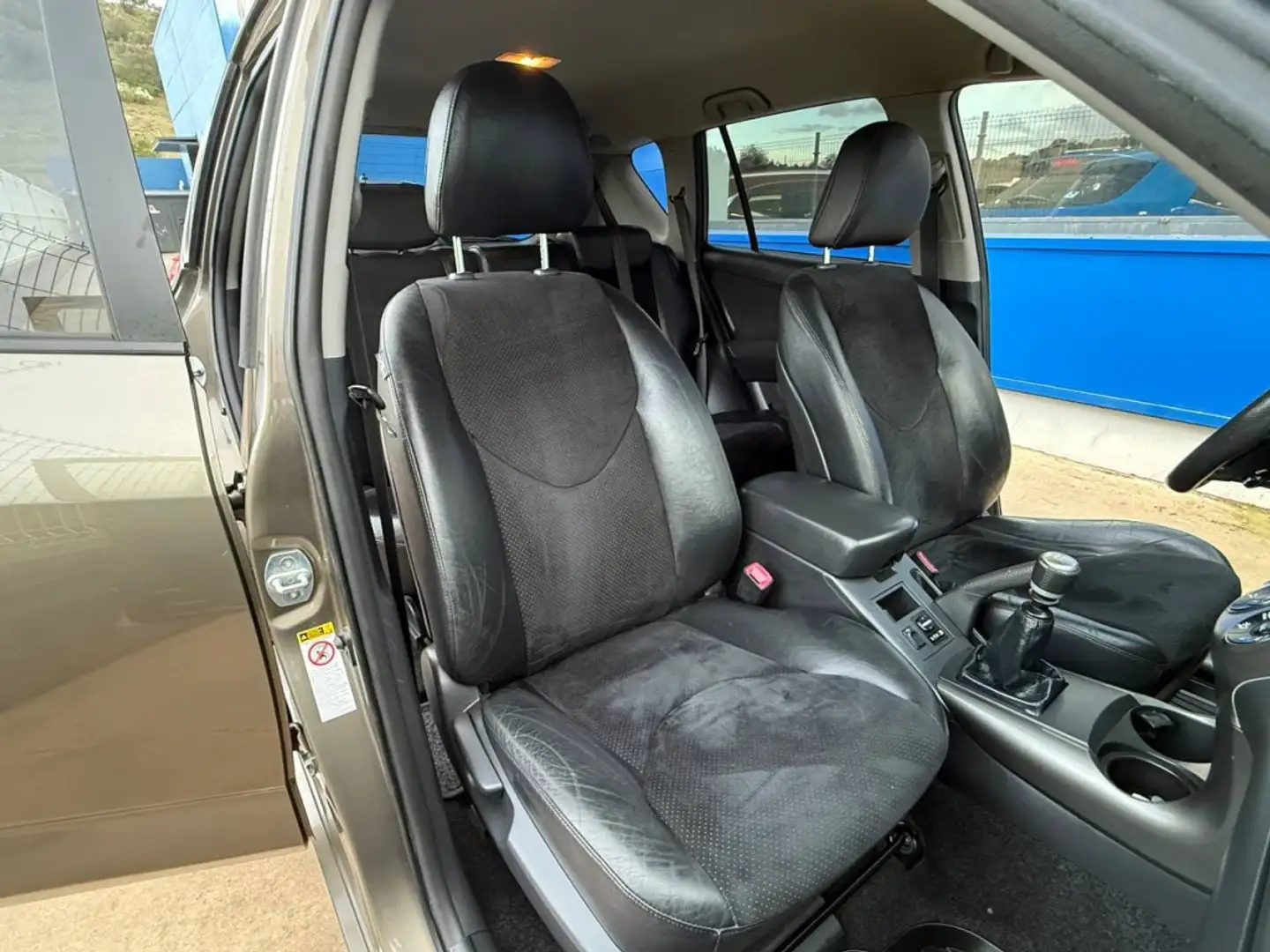 Toyota RAV 4 2.2D-4D Executive 4x4 Cross Sport Gris - 2