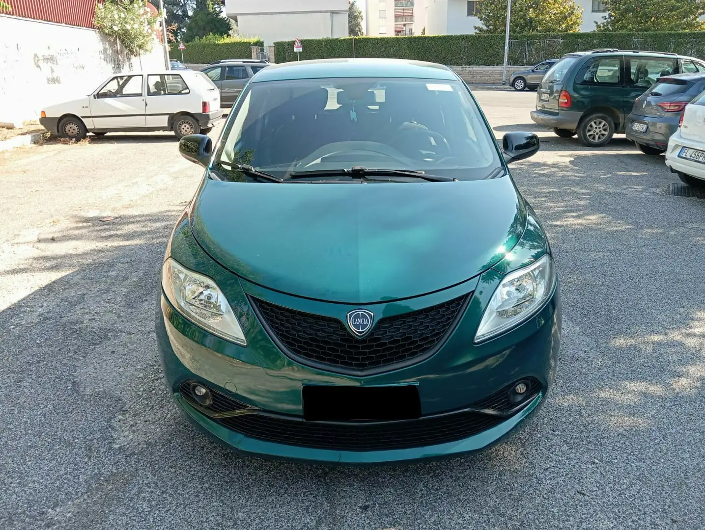 Lancia Ypsilon Ypsilon III 2015 1.2 MonogRam Gpl 69cv Grün - 1