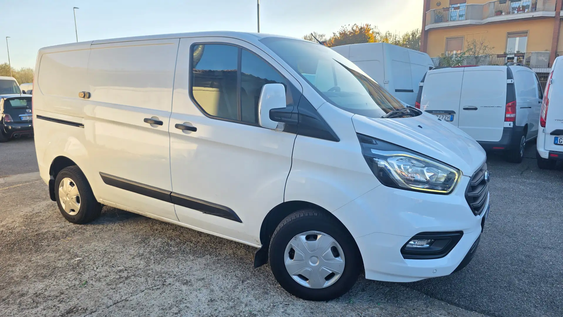 Ford Transit Custom 300 2.0 TDCi 130 PC Furgone Trend Bianco - 1