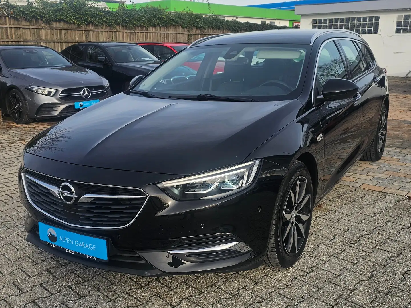 Opel Insignia Insignia*Sports*Tourer*2.0d*4x4 Innovation*Voll* Noir - 1