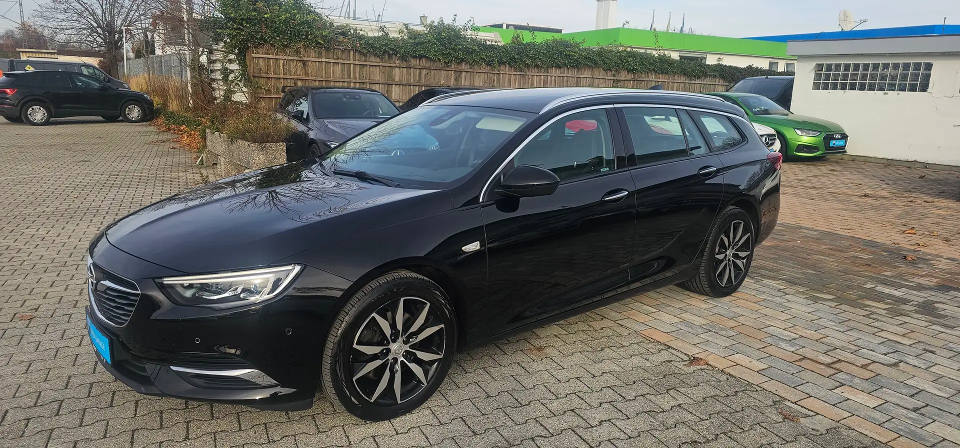 Opel Insignia Insignia*Sports*Tourer*2.0d*4x4 Innovation*Voll* Noir - 2