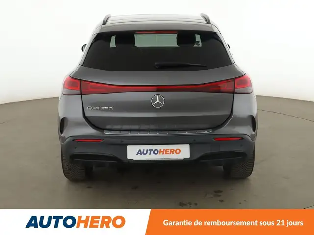 Mercedes-Benz EQA view 5