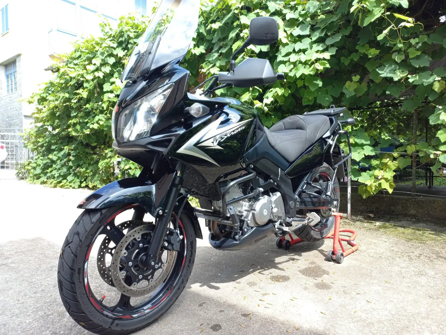 Suzuki V-Strom 650 Schwarz - 1