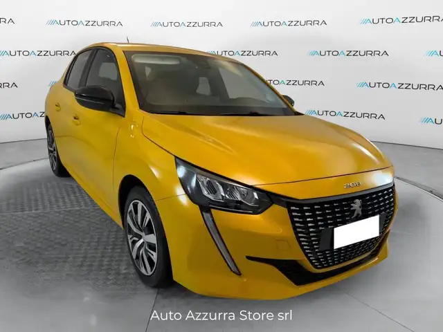 Peugeot 208 view 2