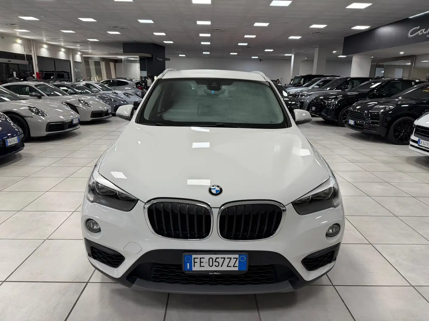 BMW X1 sdrive18d Business Bianco - 2