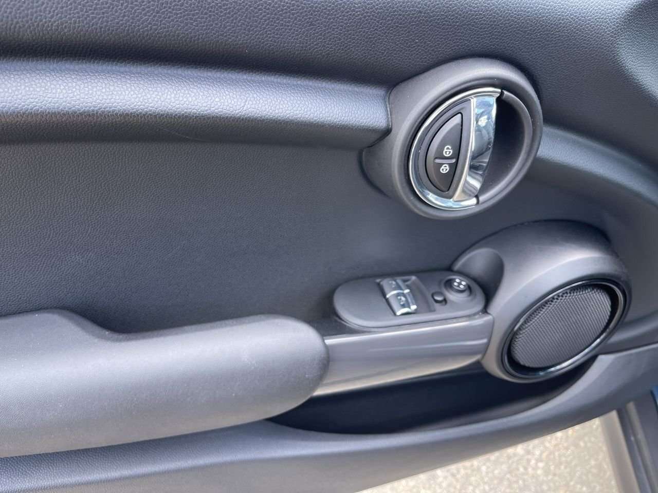 2022 MINI 3 Door Cooper, LOW KM's, Heated Seats Sunroof | Apple Car — снимка 1