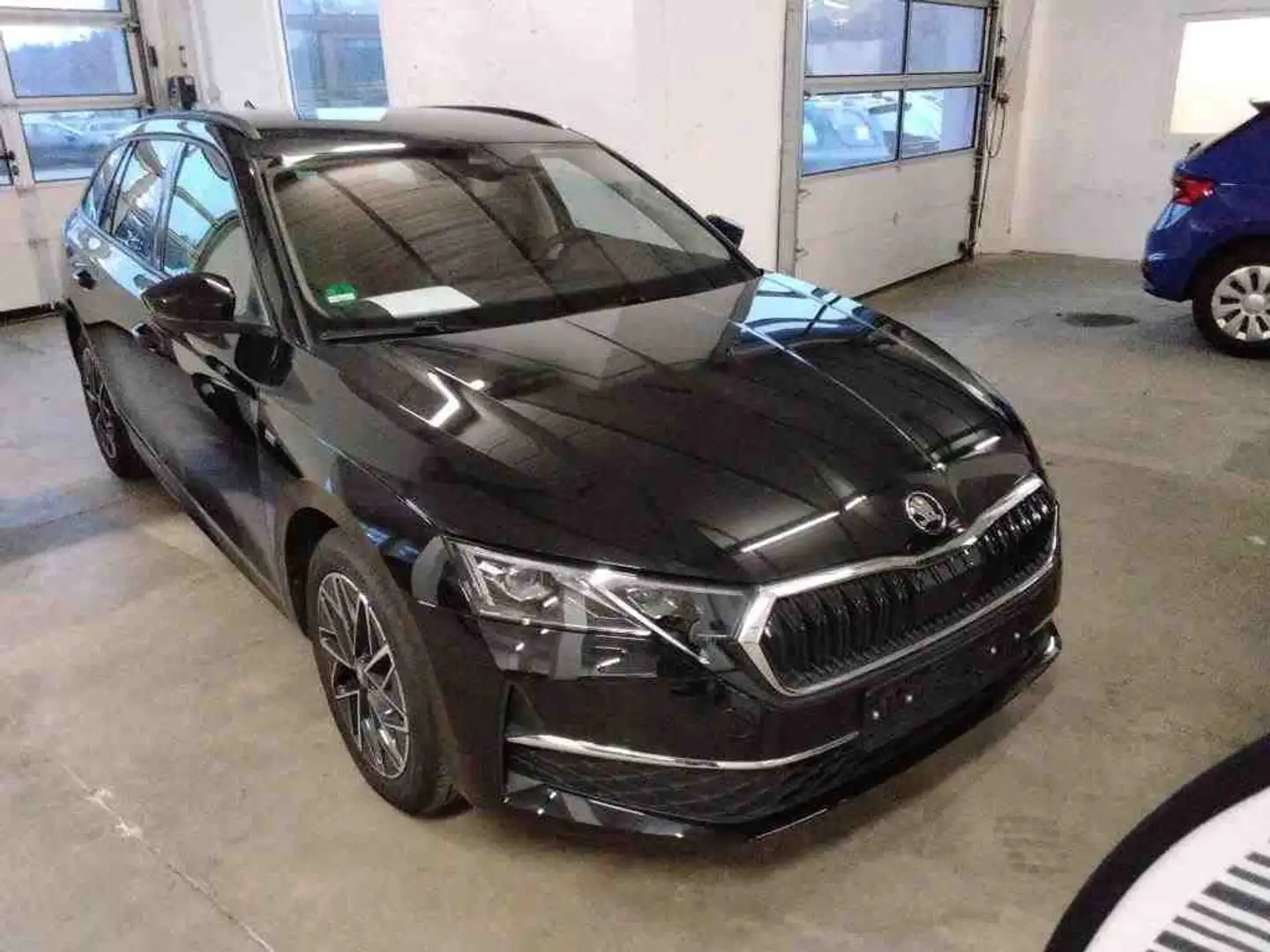 Skoda Octavia Combi Matrix AHK ACC 2.0 TDI 110 kW Tour Schwarz - 2